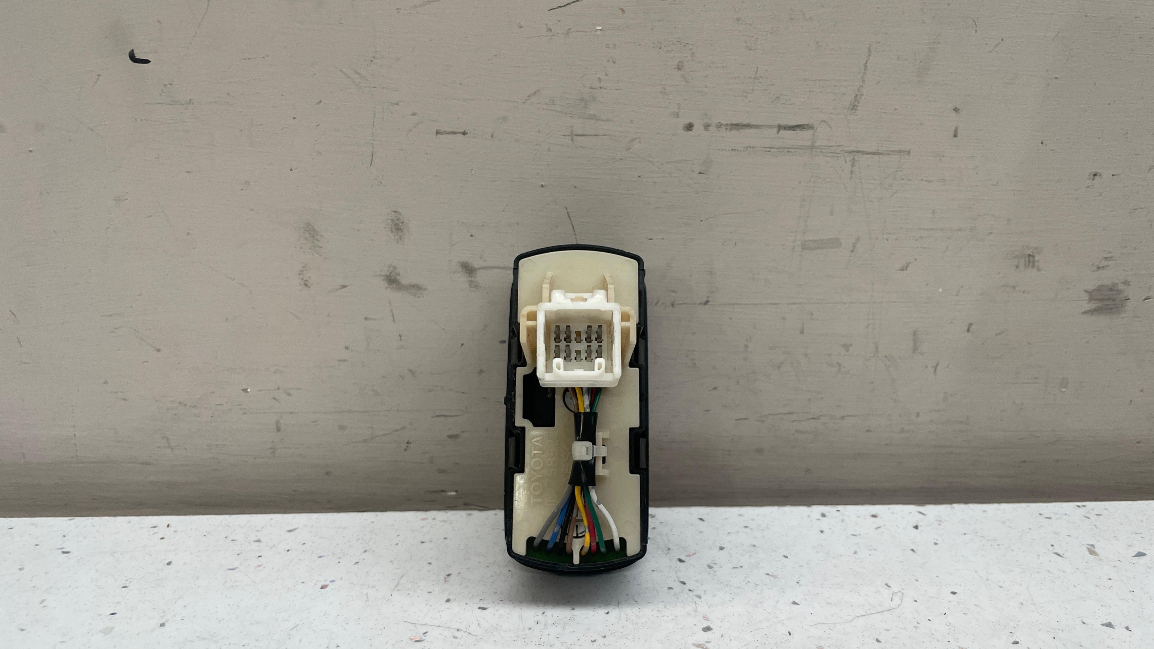 758522 TOYOTA LAND CRUISER SUSPENSION HEIGHT CONTROL SWITCH