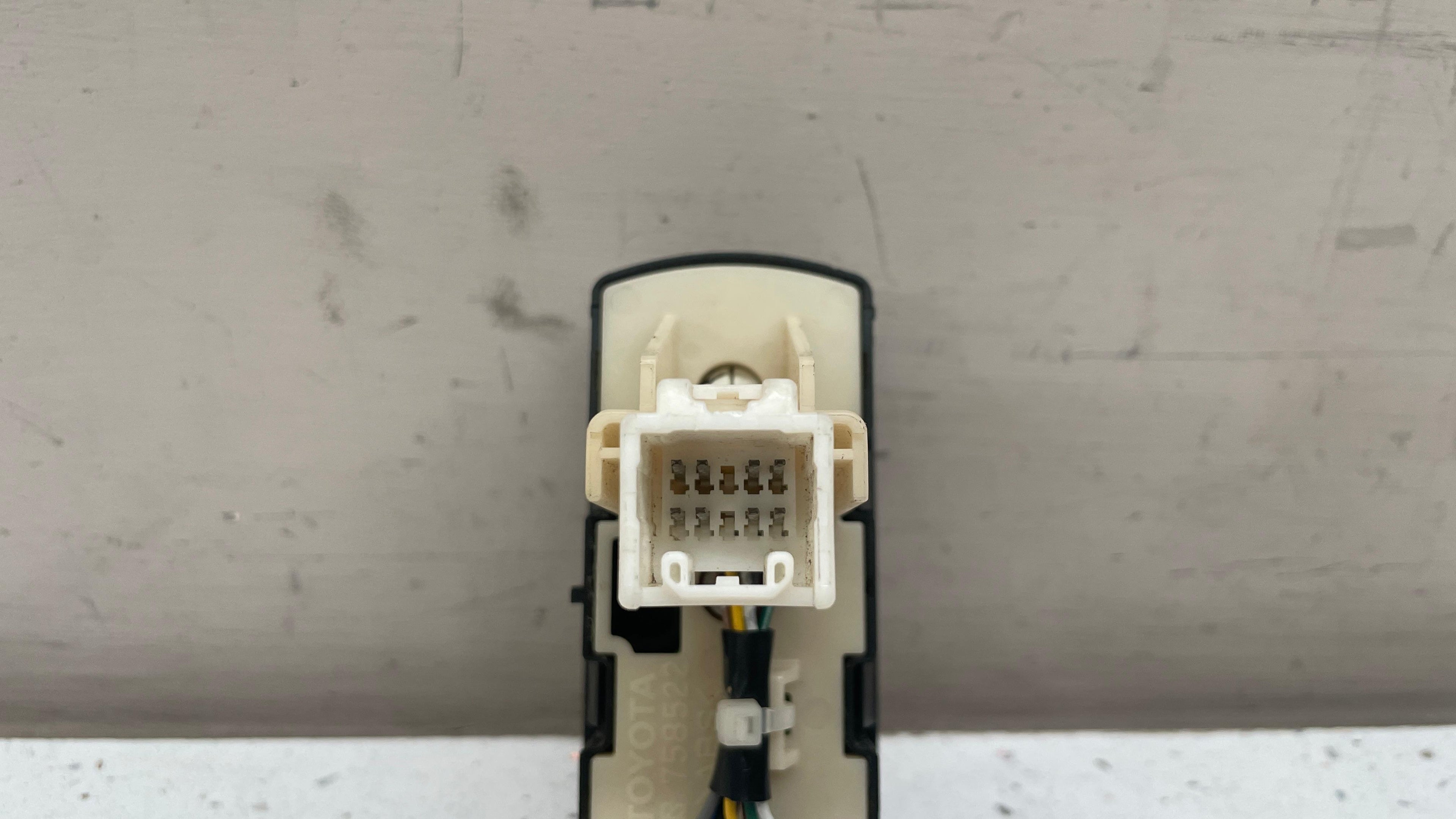 758522 TOYOTA LAND CRUISER SUSPENSION HEIGHT CONTROL SWITCH