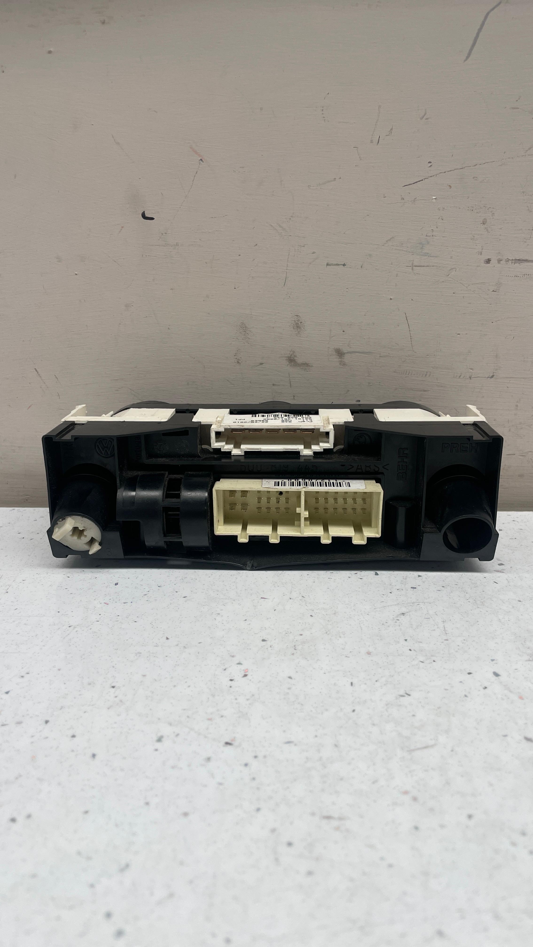 6R0820045J VOLKSWAGEN POLO HEATER / AC CONTROLLER