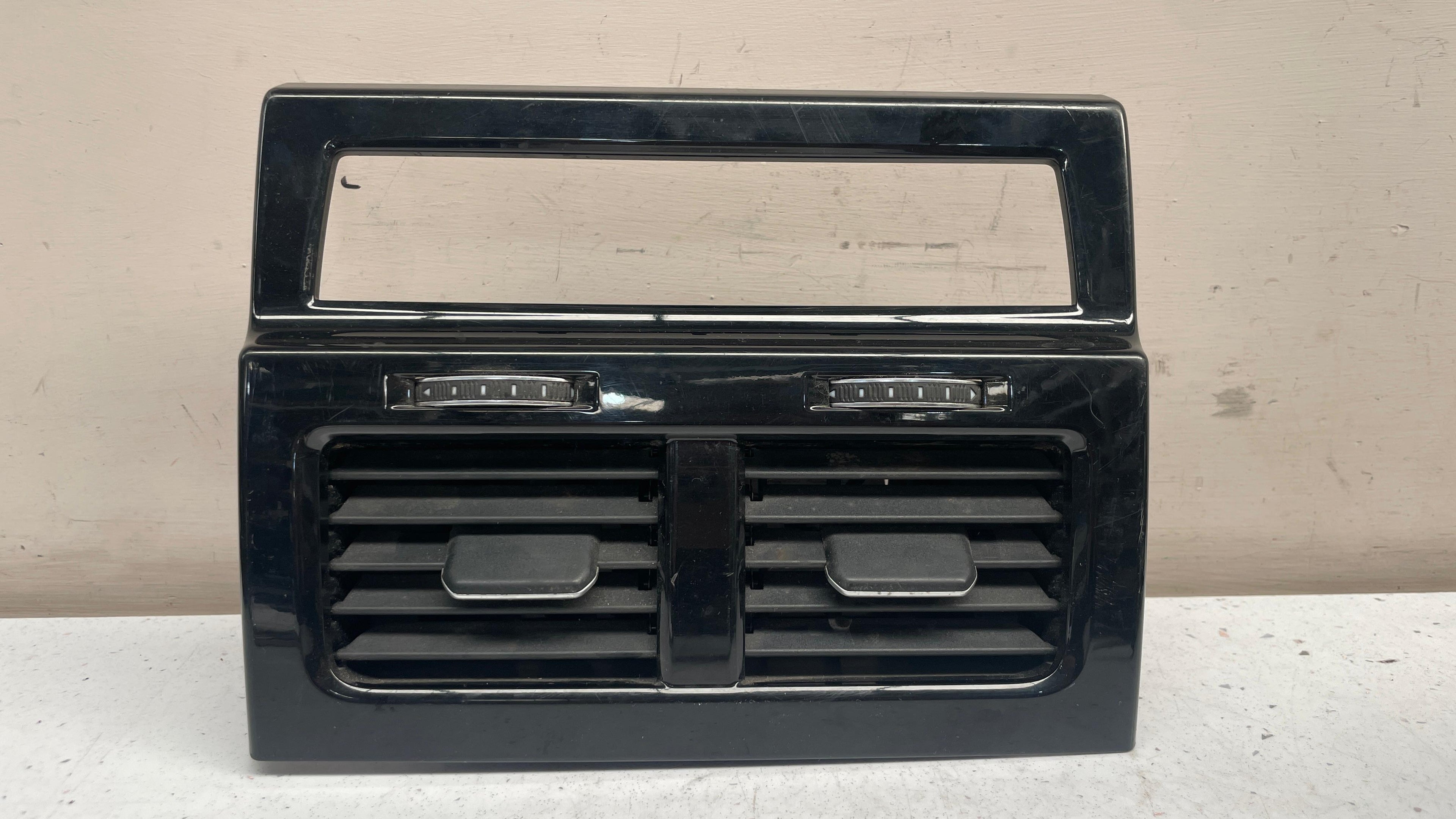 760819203 VOLKSWAGEN TOUAREG CENTER DASHBOARD AIR VENT
