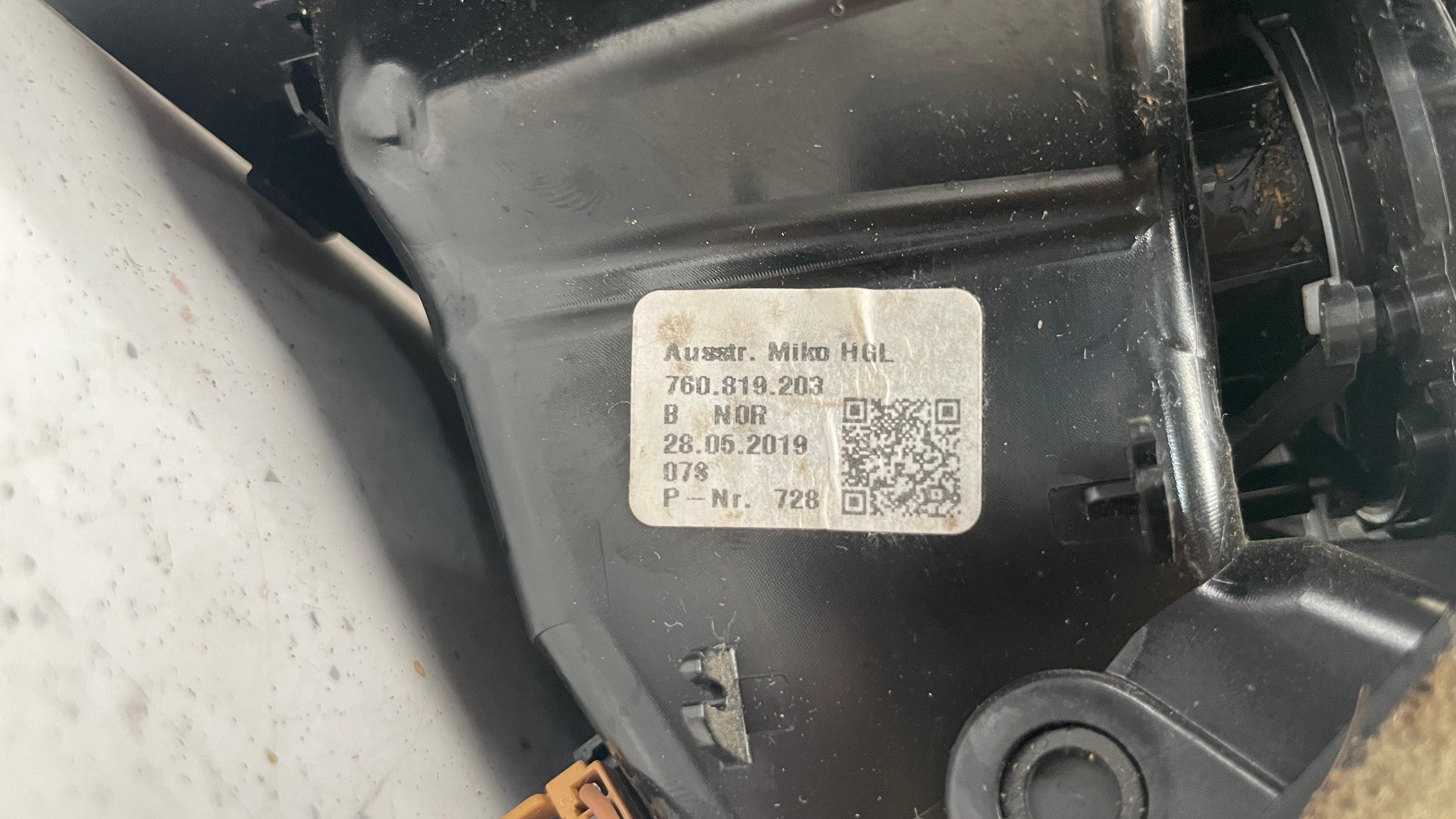 760819203 VOLKSWAGEN TOUAREG CENTER DASHBOARD AIR VENT