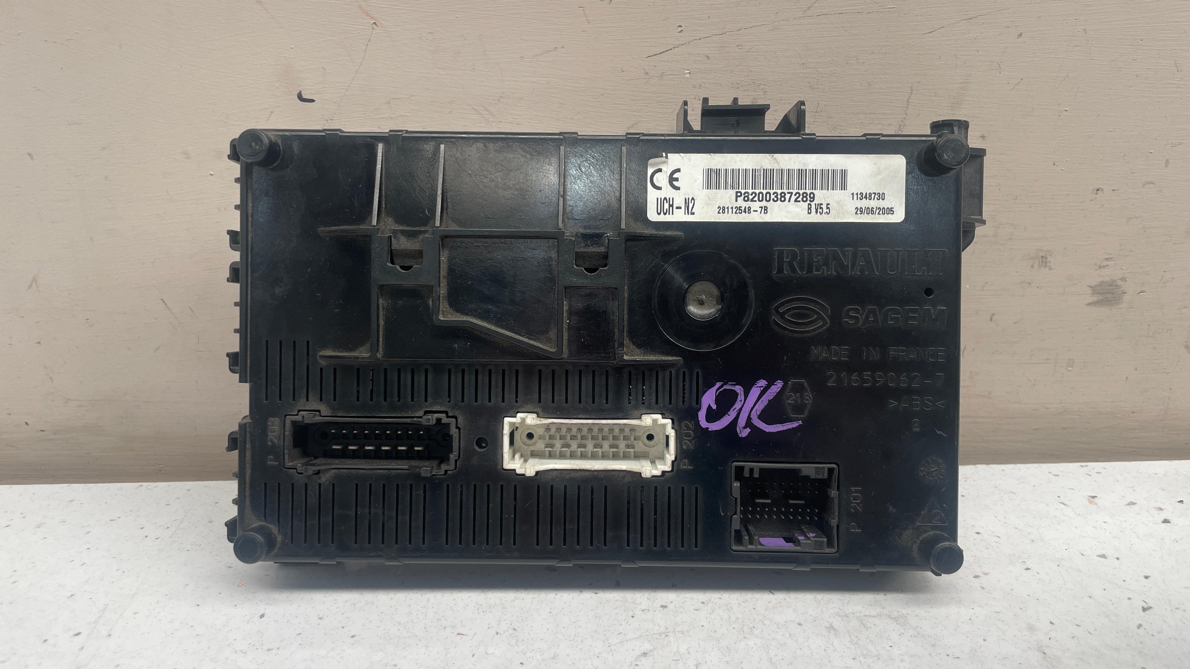 P8200387289 RENAULT CLIO BODY CONTROL UNIT