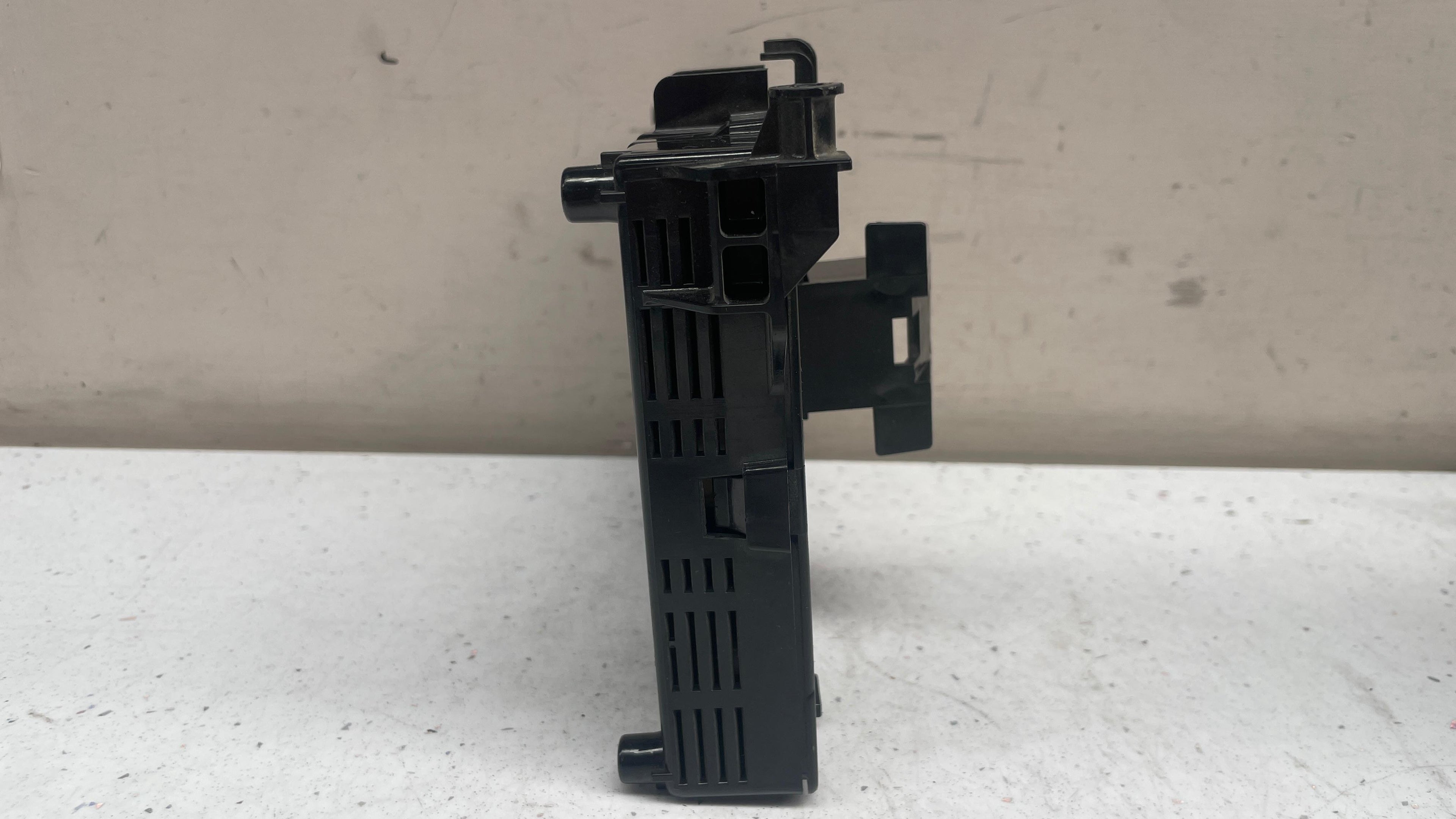 P8200387289 RENAULT CLIO BODY CONTROL UNIT