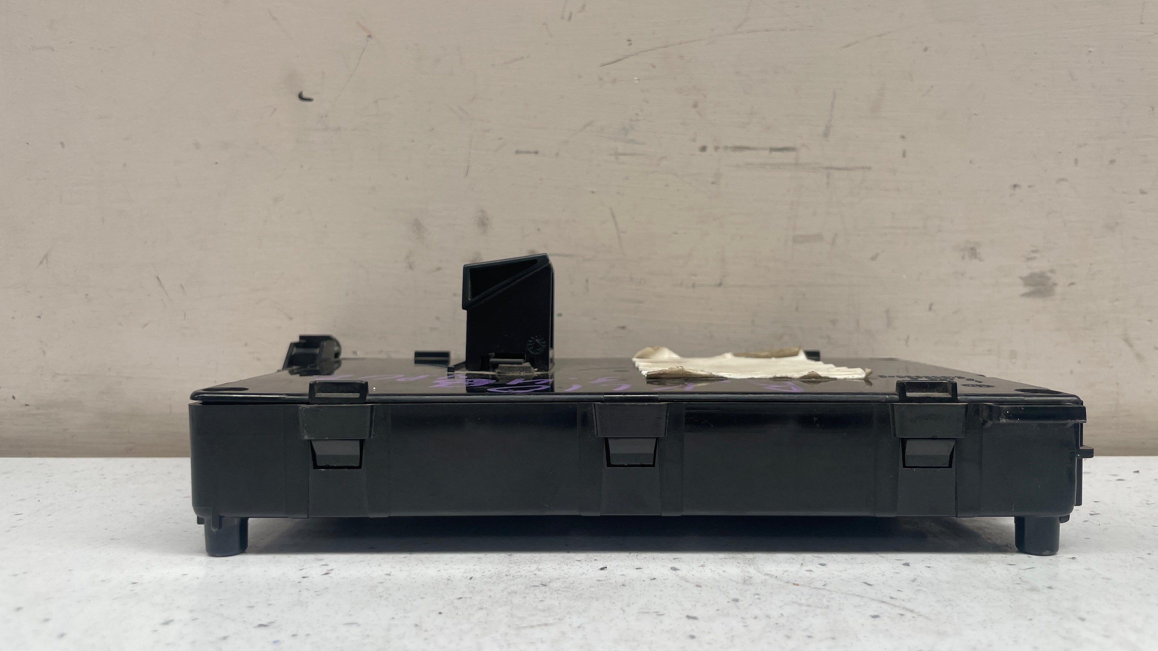 P8200387289 RENAULT CLIO BODY CONTROL UNIT