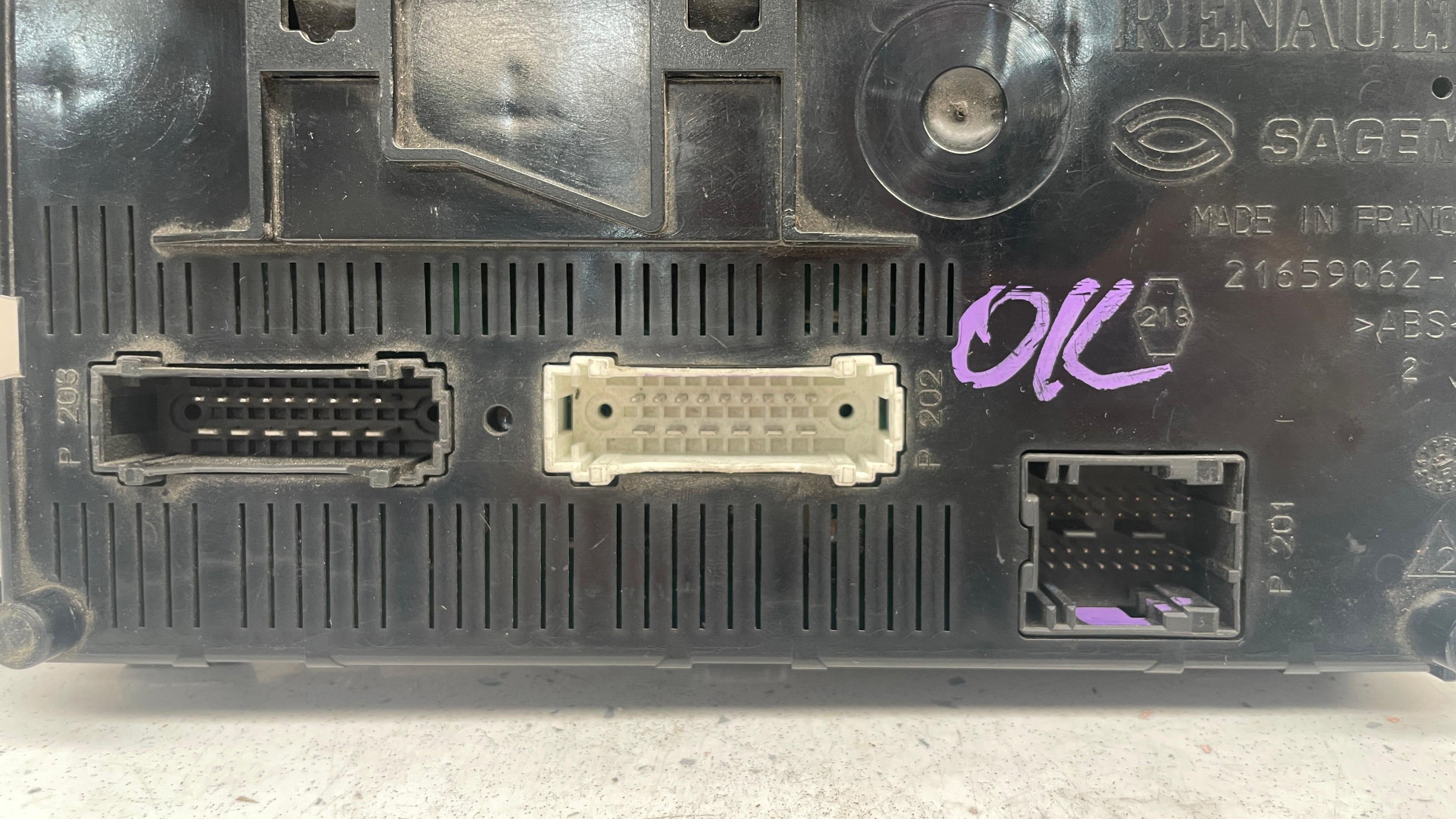 P8200387289 RENAULT CLIO BODY CONTROL UNIT