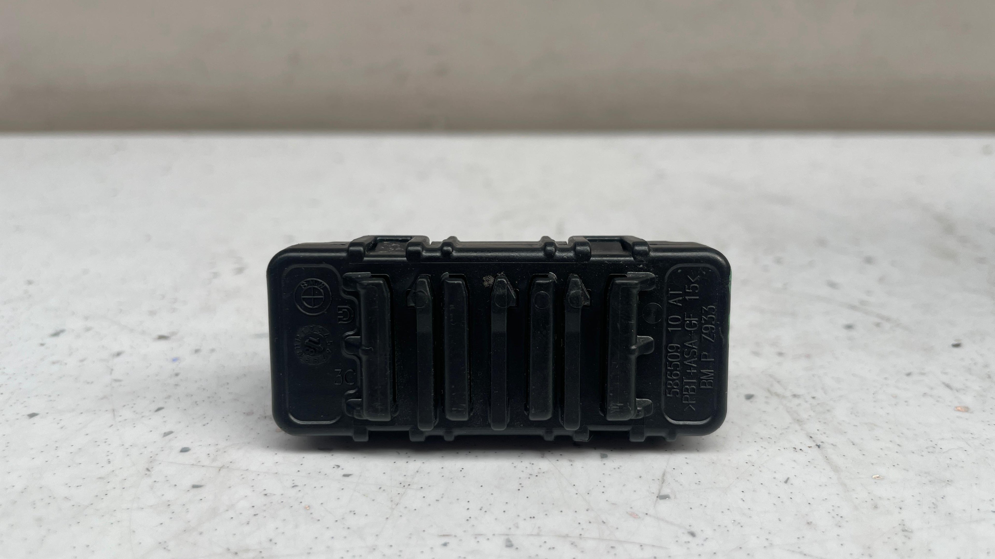 6807395-01 BMW BUS INTERFACE CONTROL MODULE