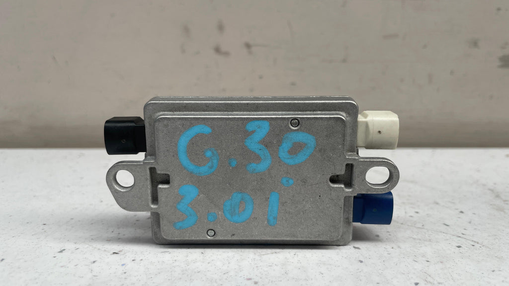 84109355549 BMW USB HUB MOBILE PHONE CONTROL
