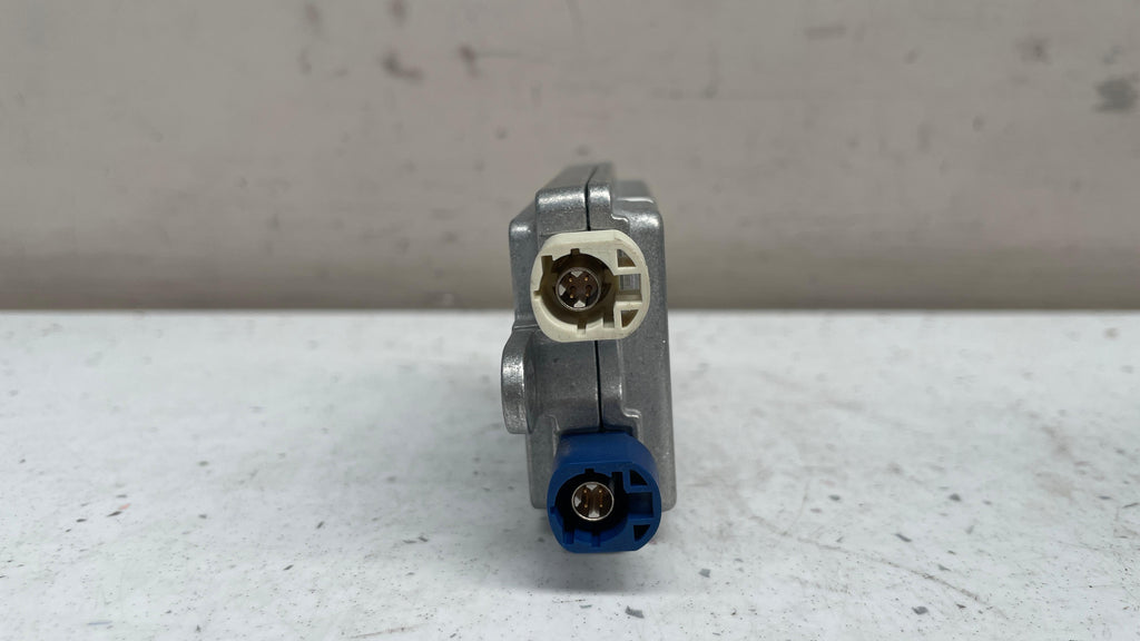 84109355549 BMW USB HUB MOBILE PHONE CONTROL