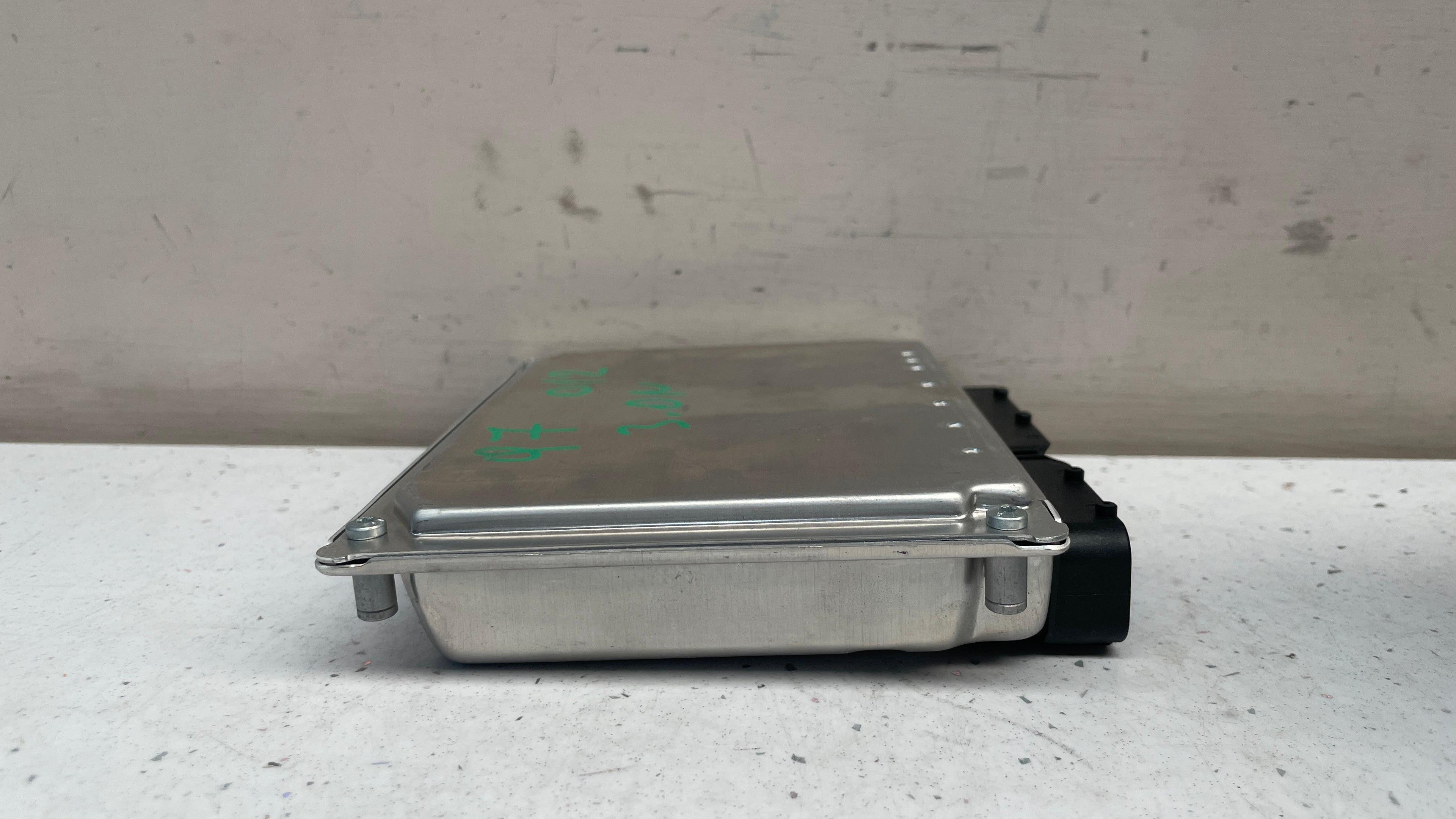 4L0907553E   AUDI  Q7 AIR SUSPENSION CONTROL UNIT