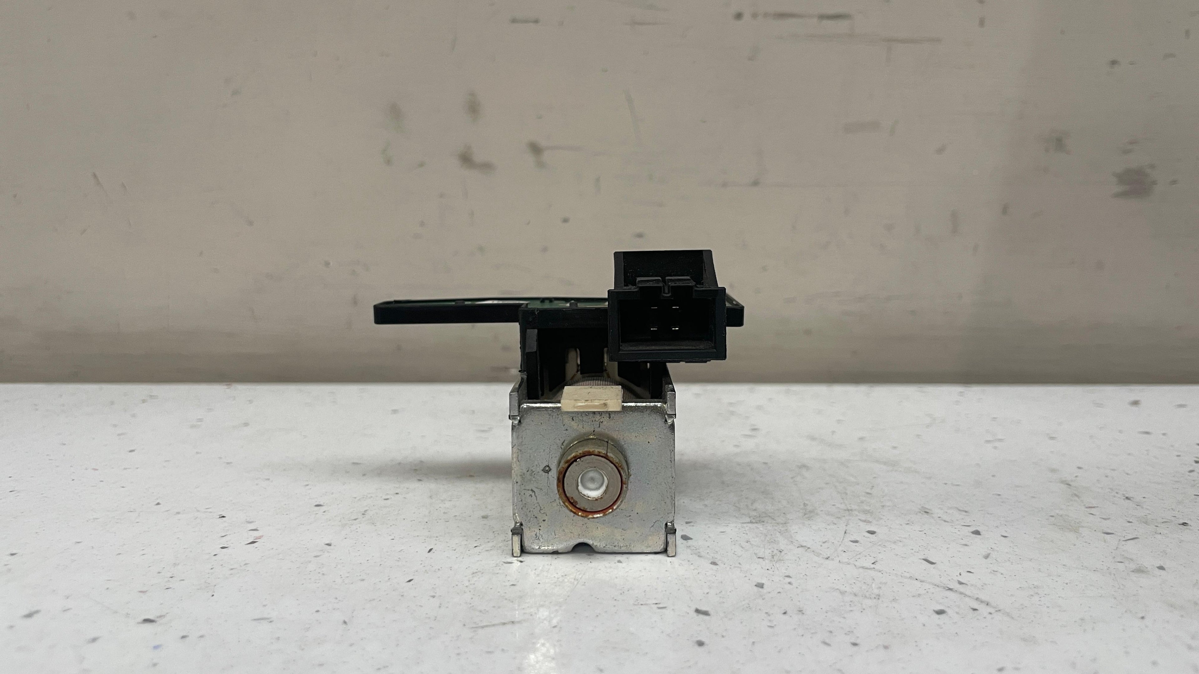 40E90528B10 AUDI TRANSMISSION SHIFT INDICATOR