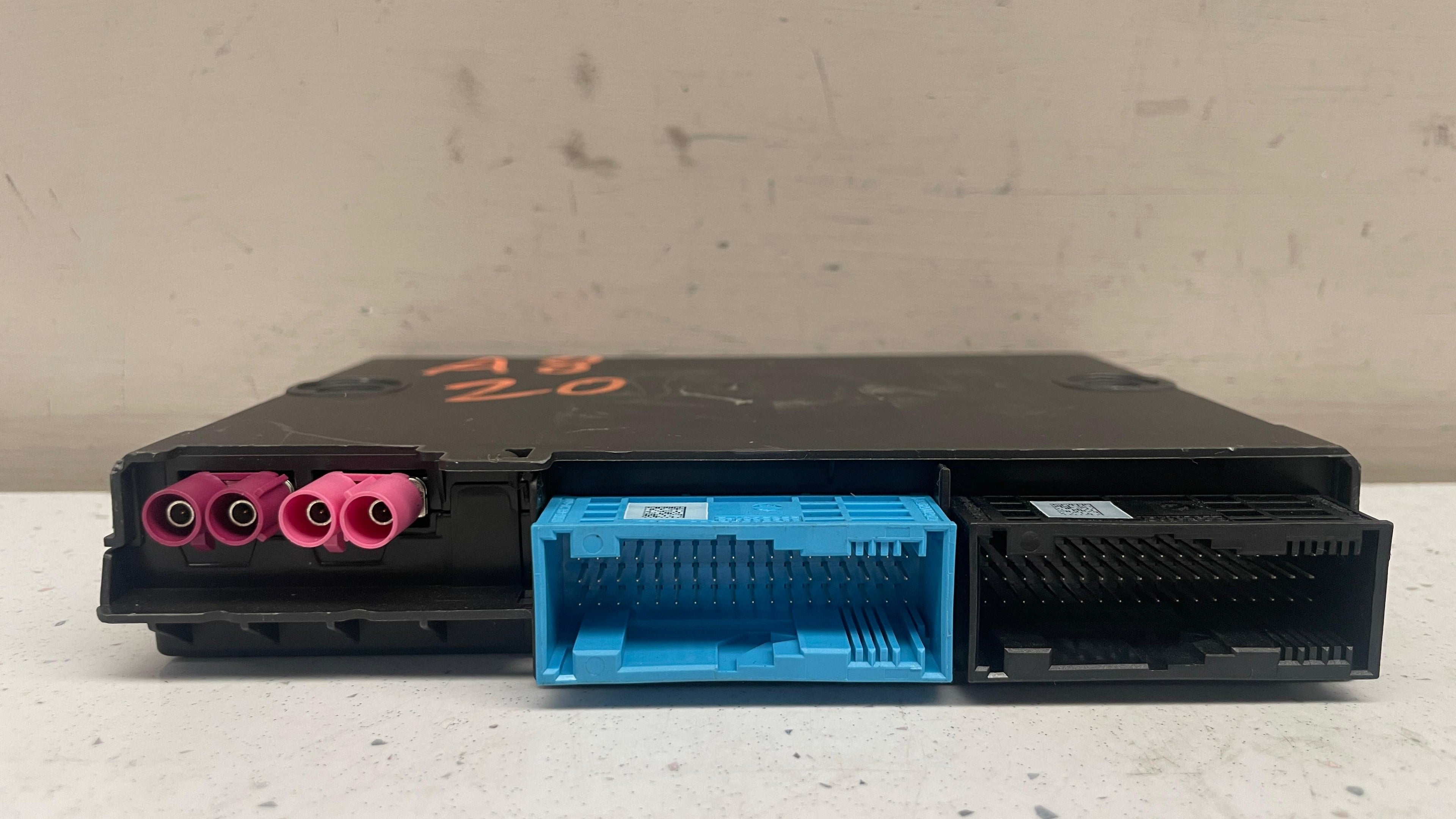 4N4907468AB PORSCHE CAYENNE GATEWAY CONTROL UNIT