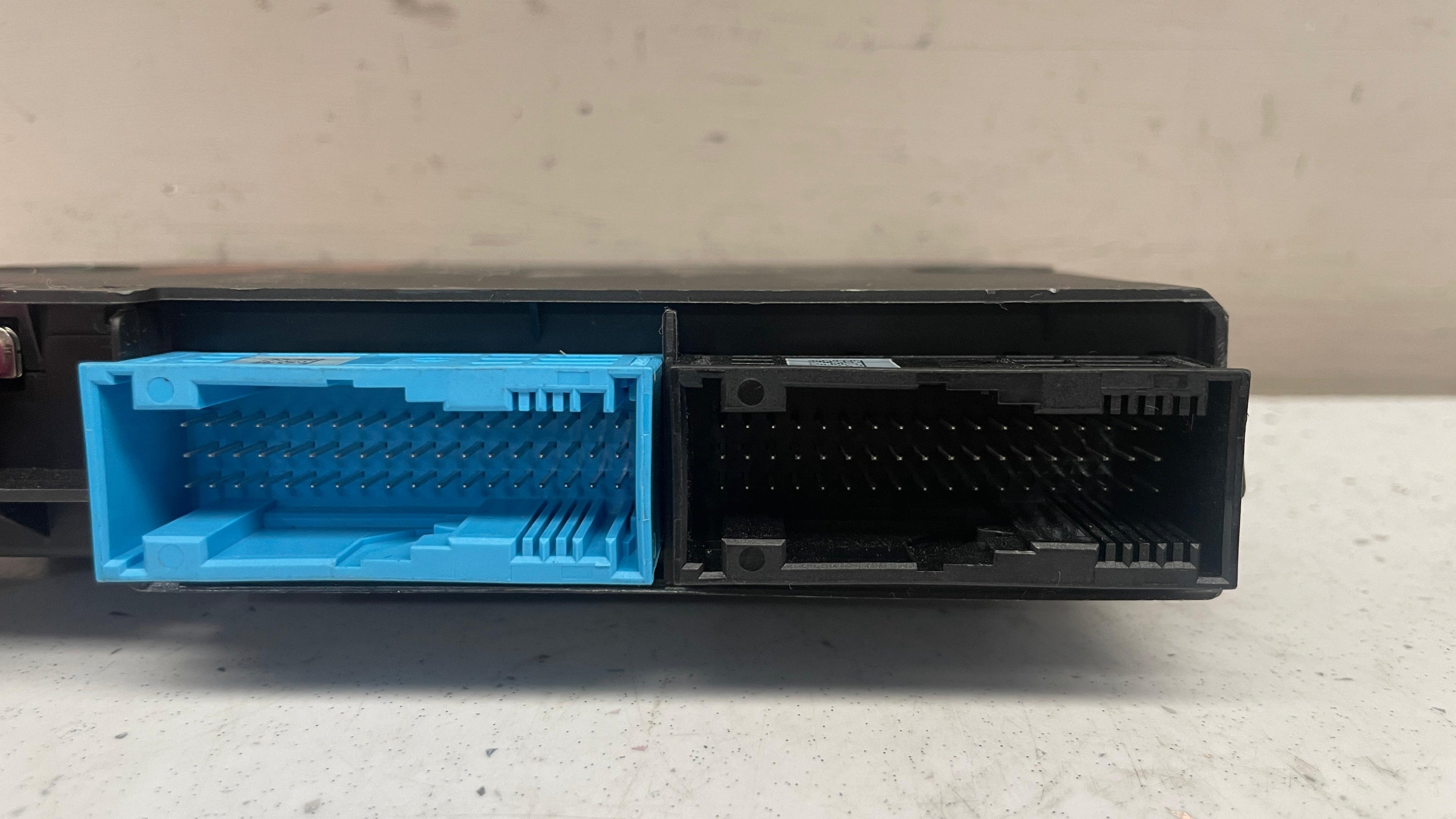 4N4907468AB PORSCHE CAYENNE GATEWAY CONTROL UNIT