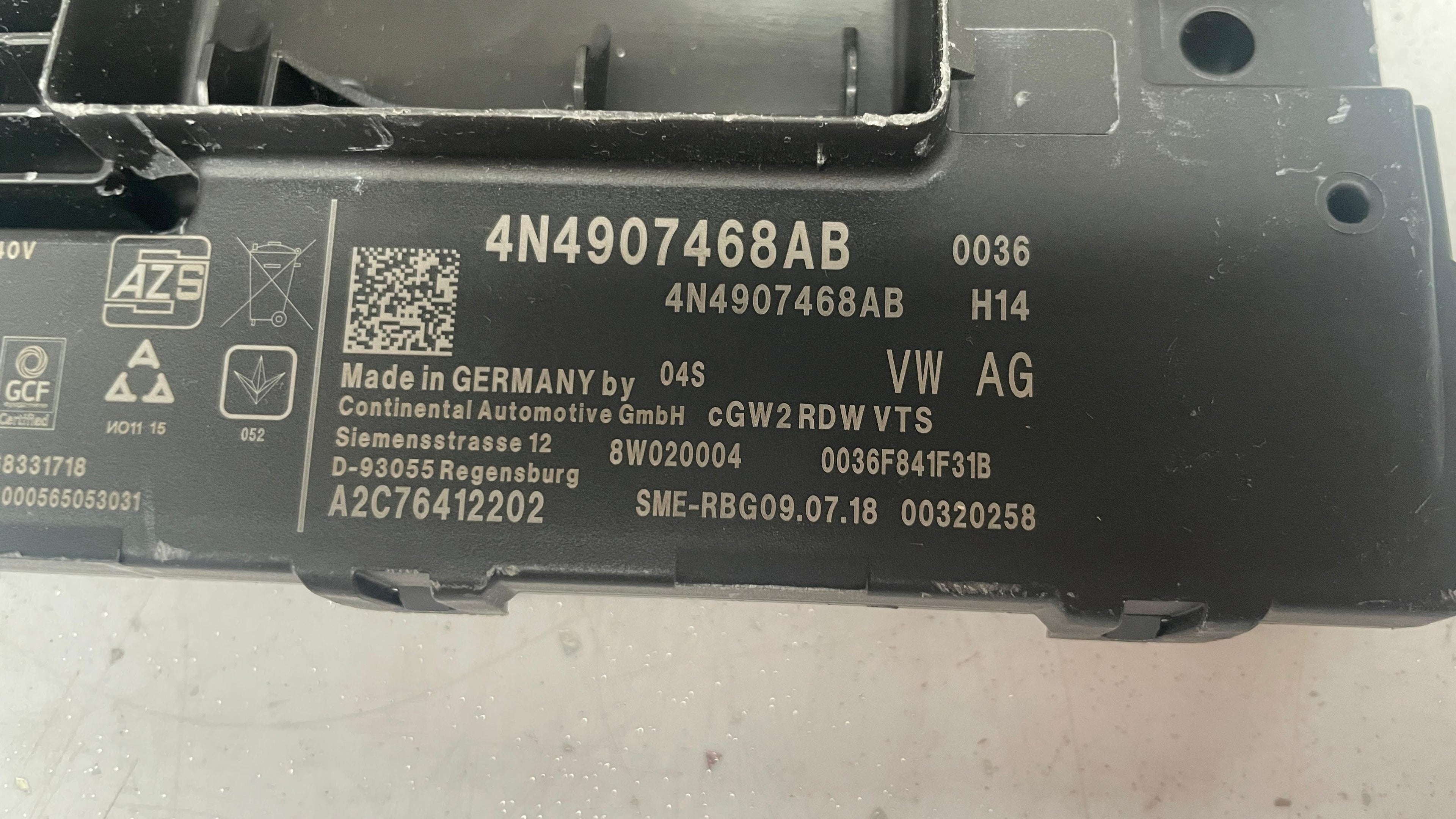 4N4907468AB PORSCHE CAYENNE GATEWAY CONTROL UNIT