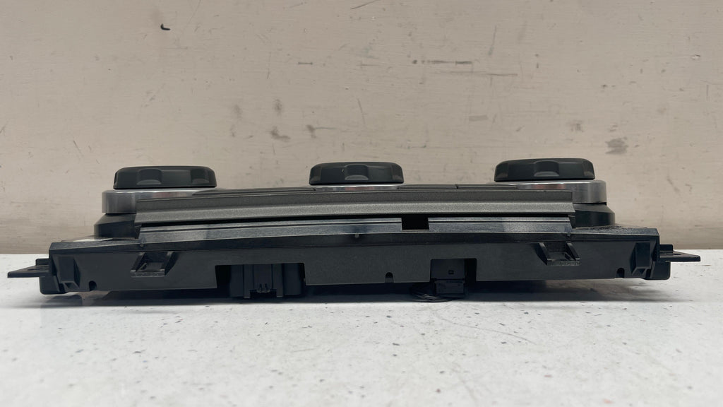 CH22-19E900-FB LAND ROVER DISCOVERY CLIMATE CONTROL PANEL .