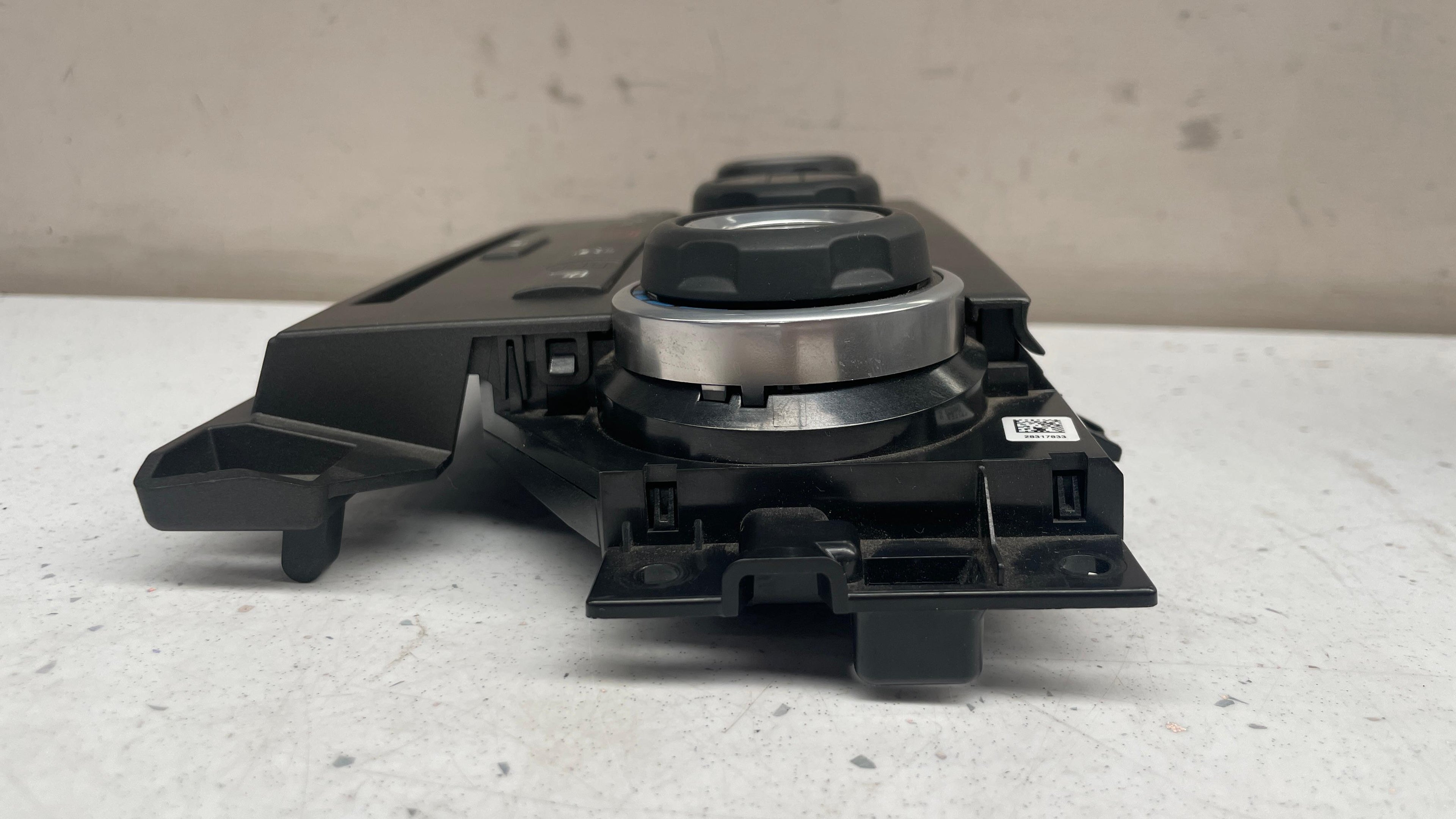 CH22-19E900-FB LAND ROVER DISCOVERY CLIMATE CONTROL PANEL .