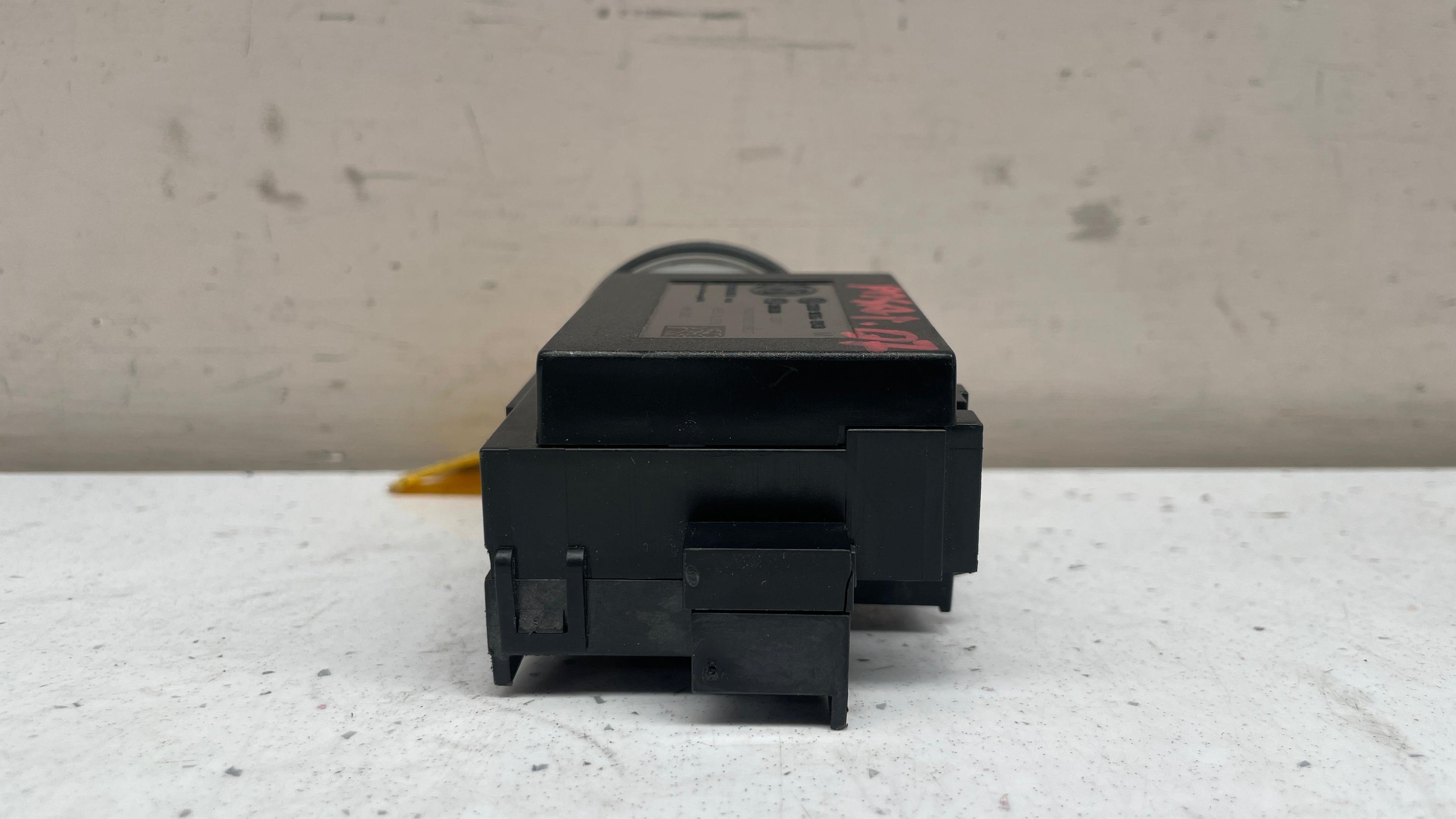 3C0905843M VOLKSWAGEN PASSAT IGNITION SWITCH WITH KEY