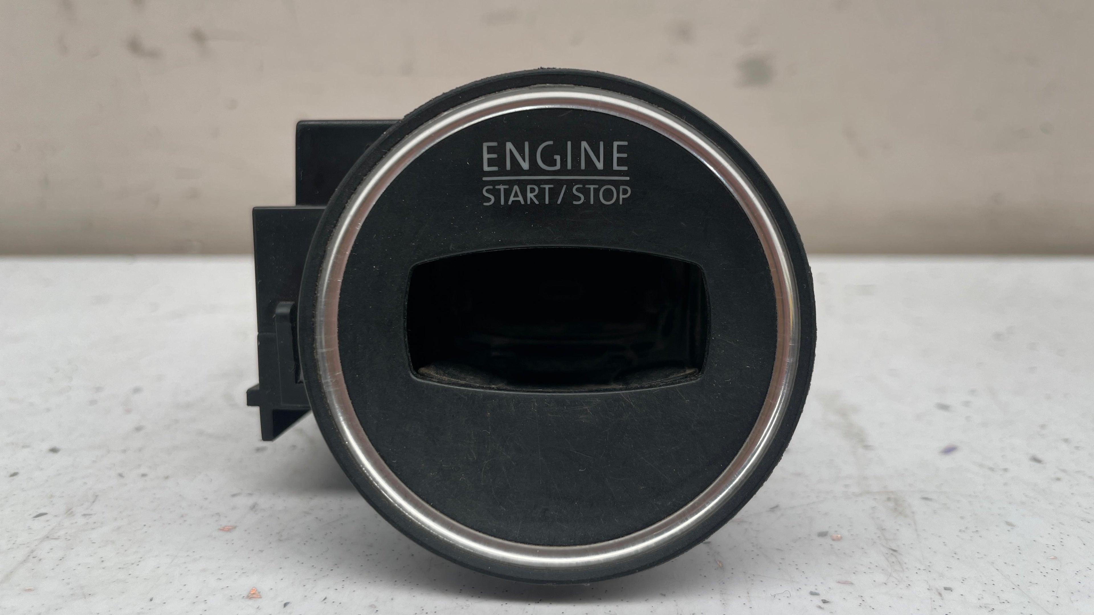 3C0905843M VOLKSWAGEN PASSAT IGNITION SWITCH WITH KEY
