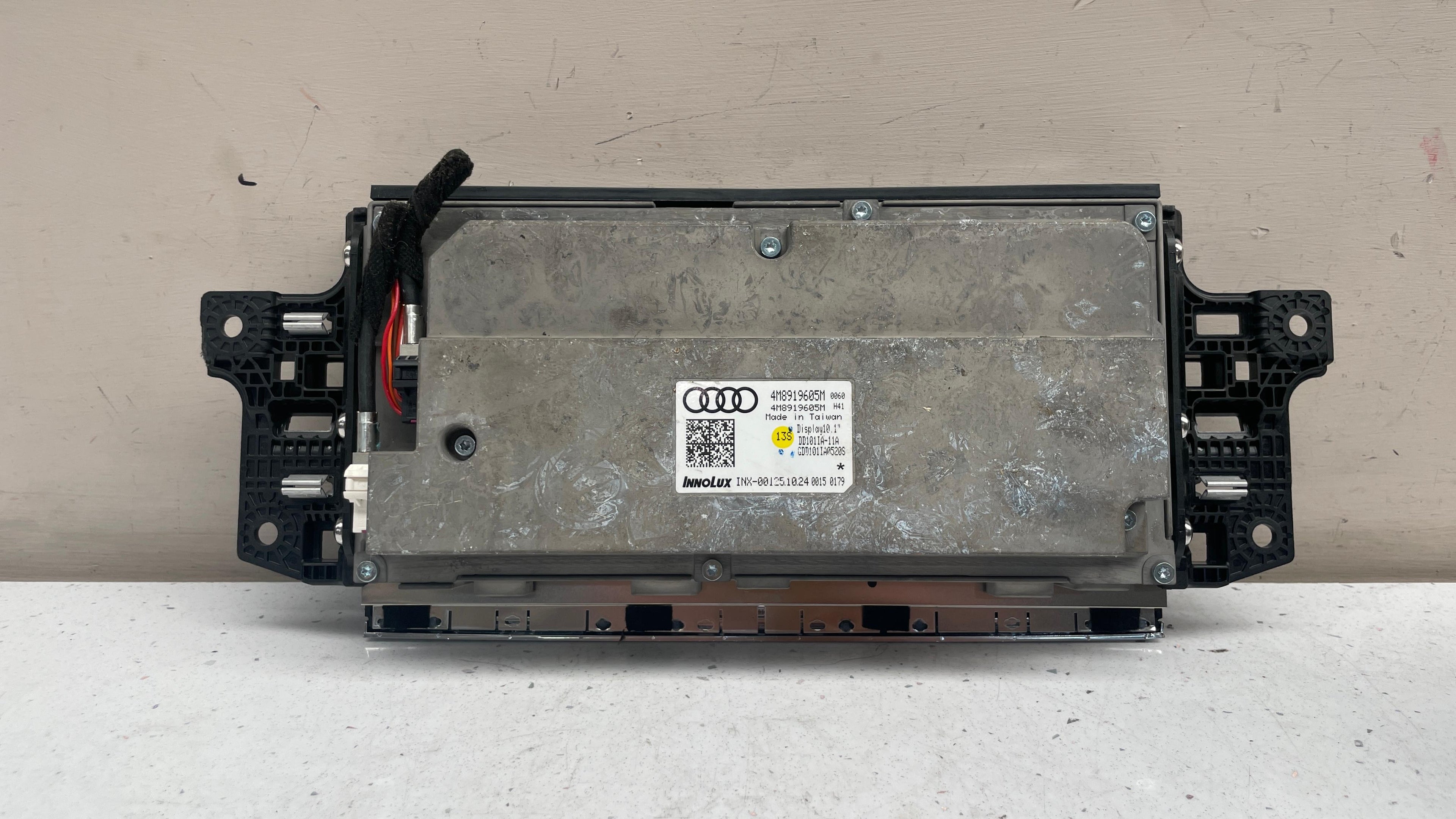 4M8919605M AUDI Q7 NAVIGATION DISPLAY SCREEN