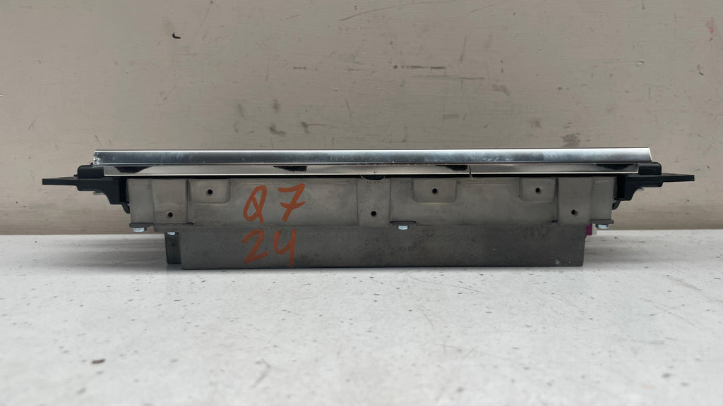 4M8919605M AUDI Q7 NAVIGATION DISPLAY SCREEN