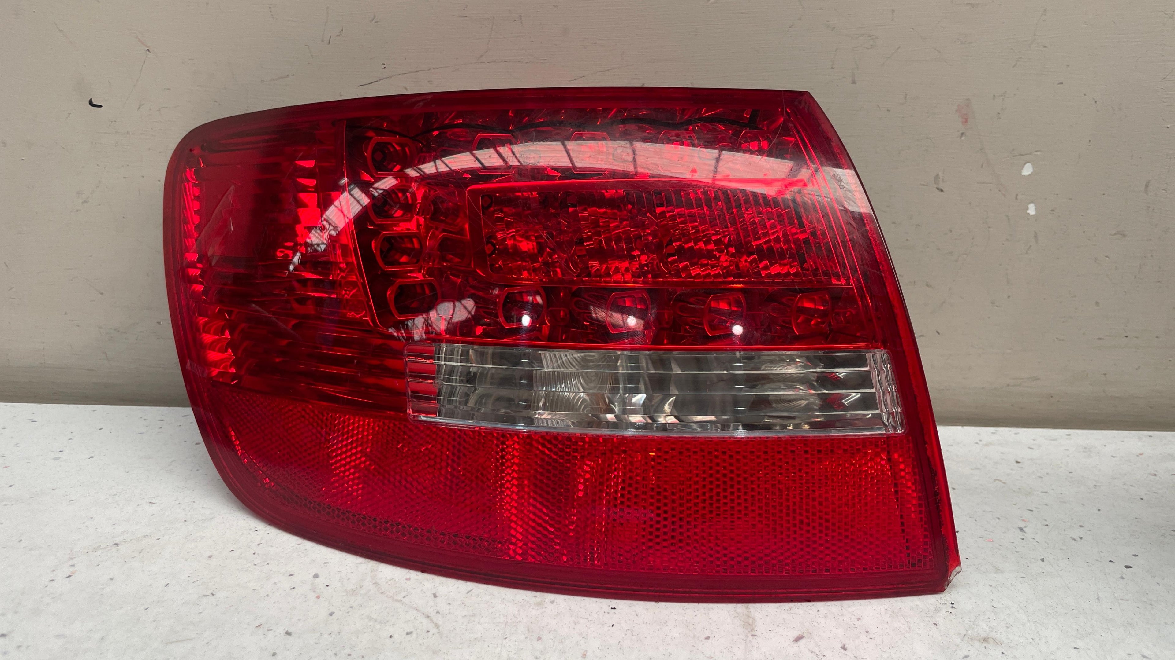 89094149 AUDI A6 LEFT REAR LED TAILLILIGHT