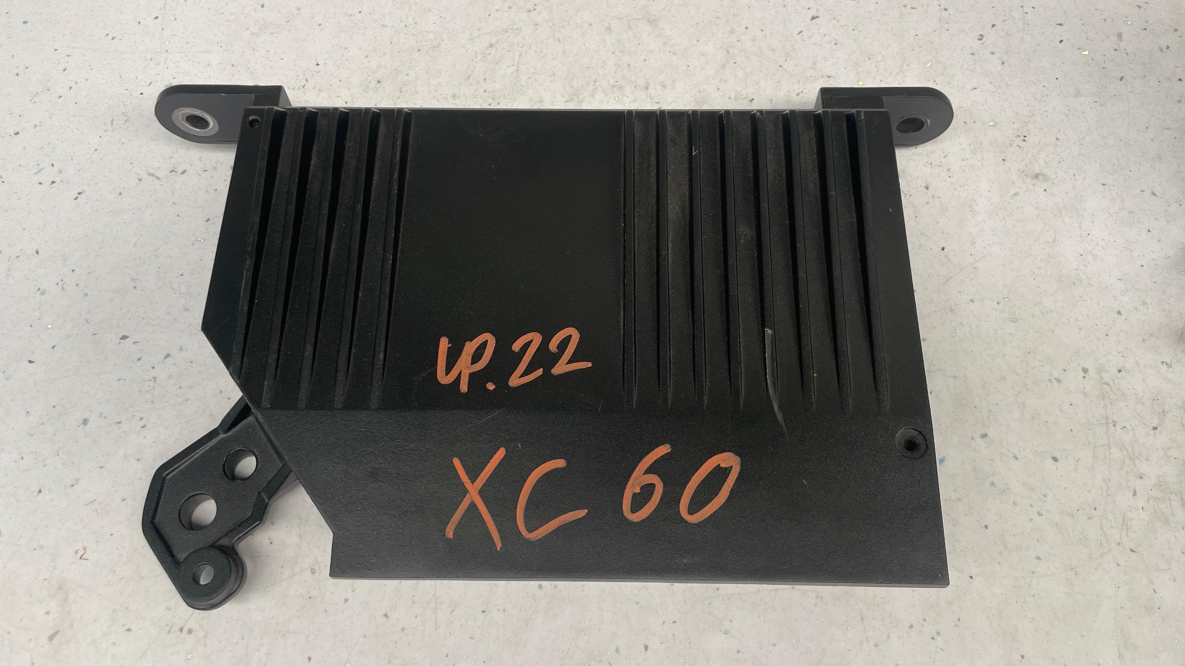 32212303AA VOLVO XC90 SOUND AMPLIFIER CONTROL