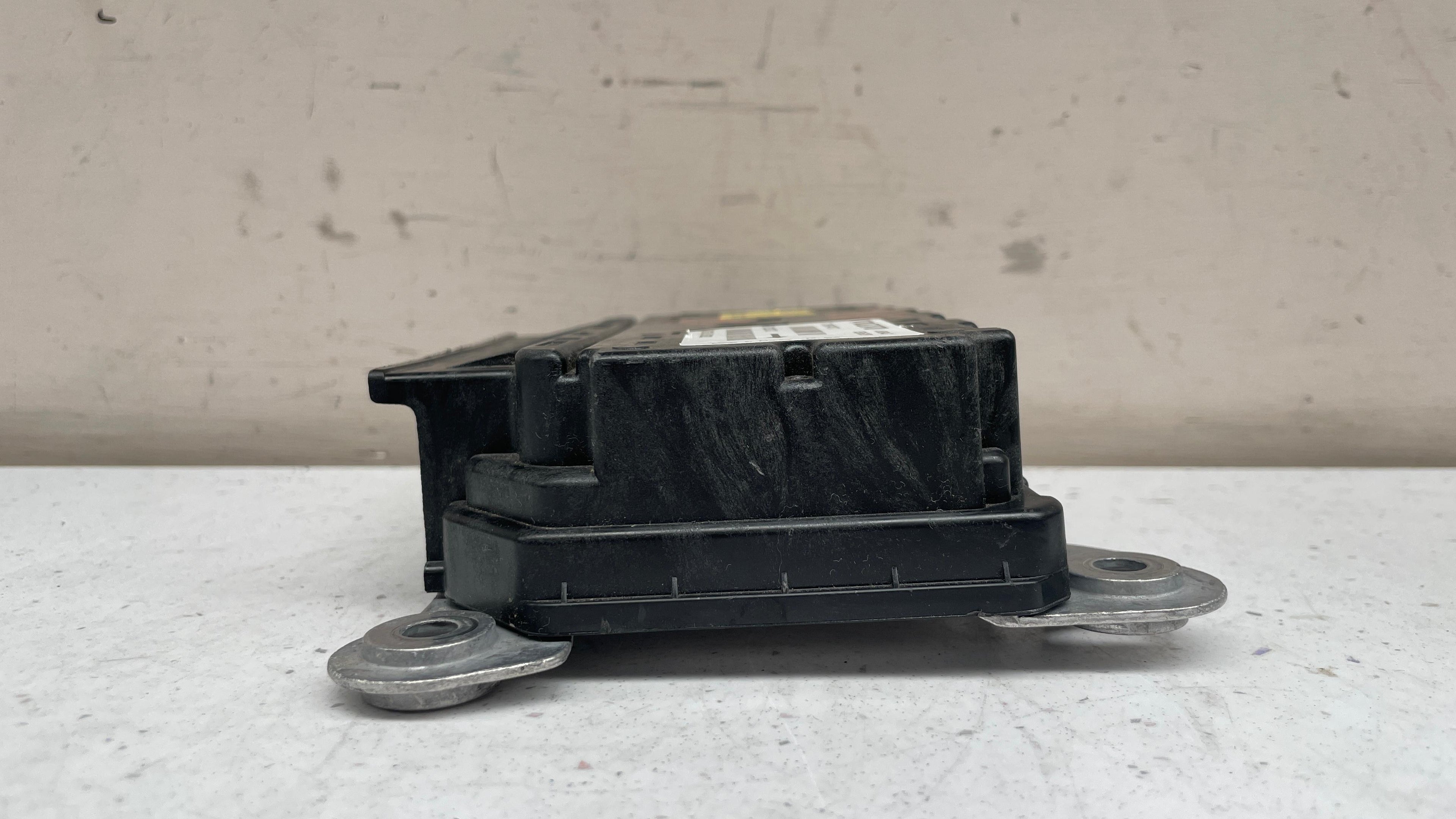 32221372  VOLVO SRS CONTROL MODULE