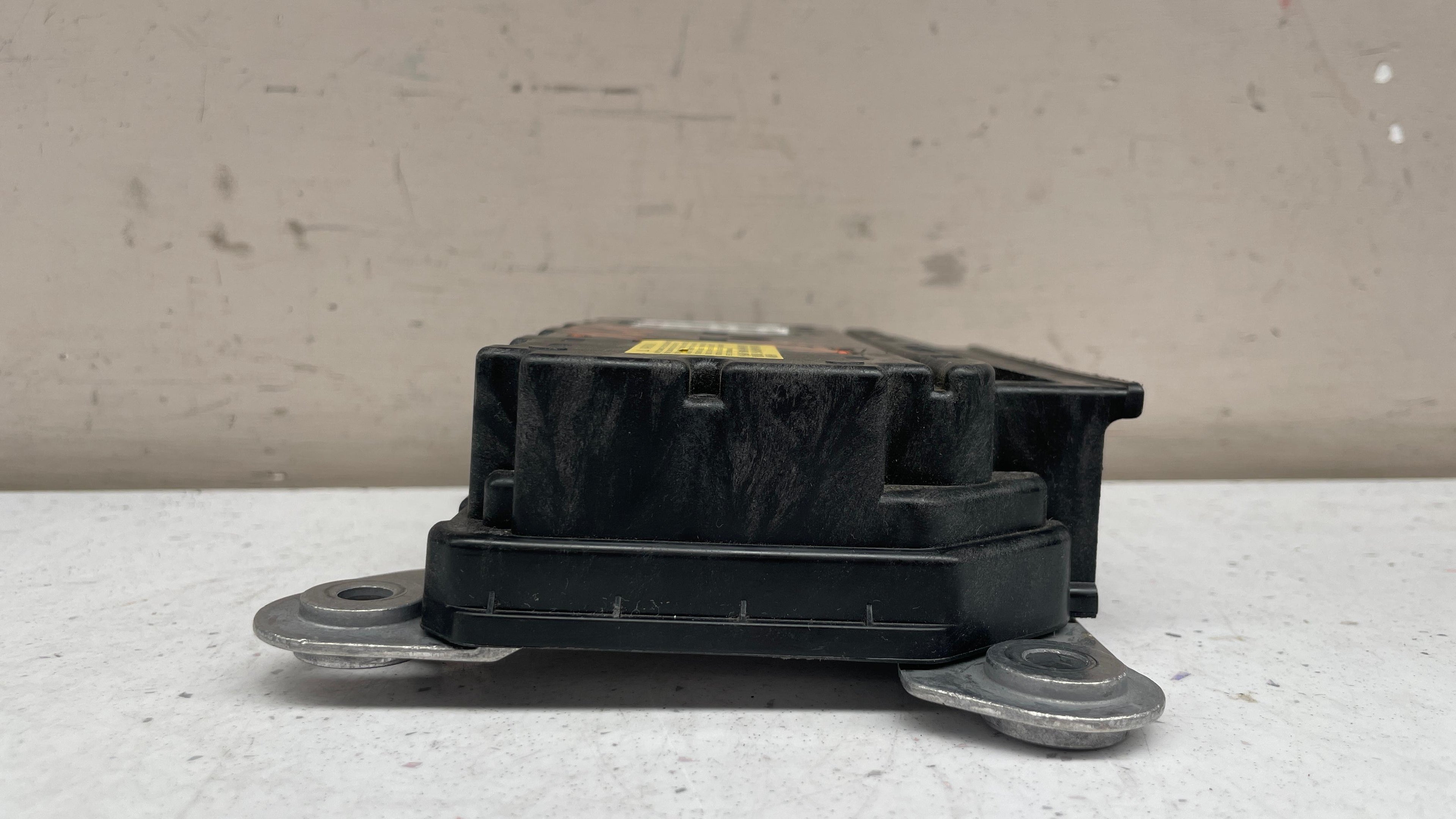 32221372  VOLVO SRS CONTROL MODULE