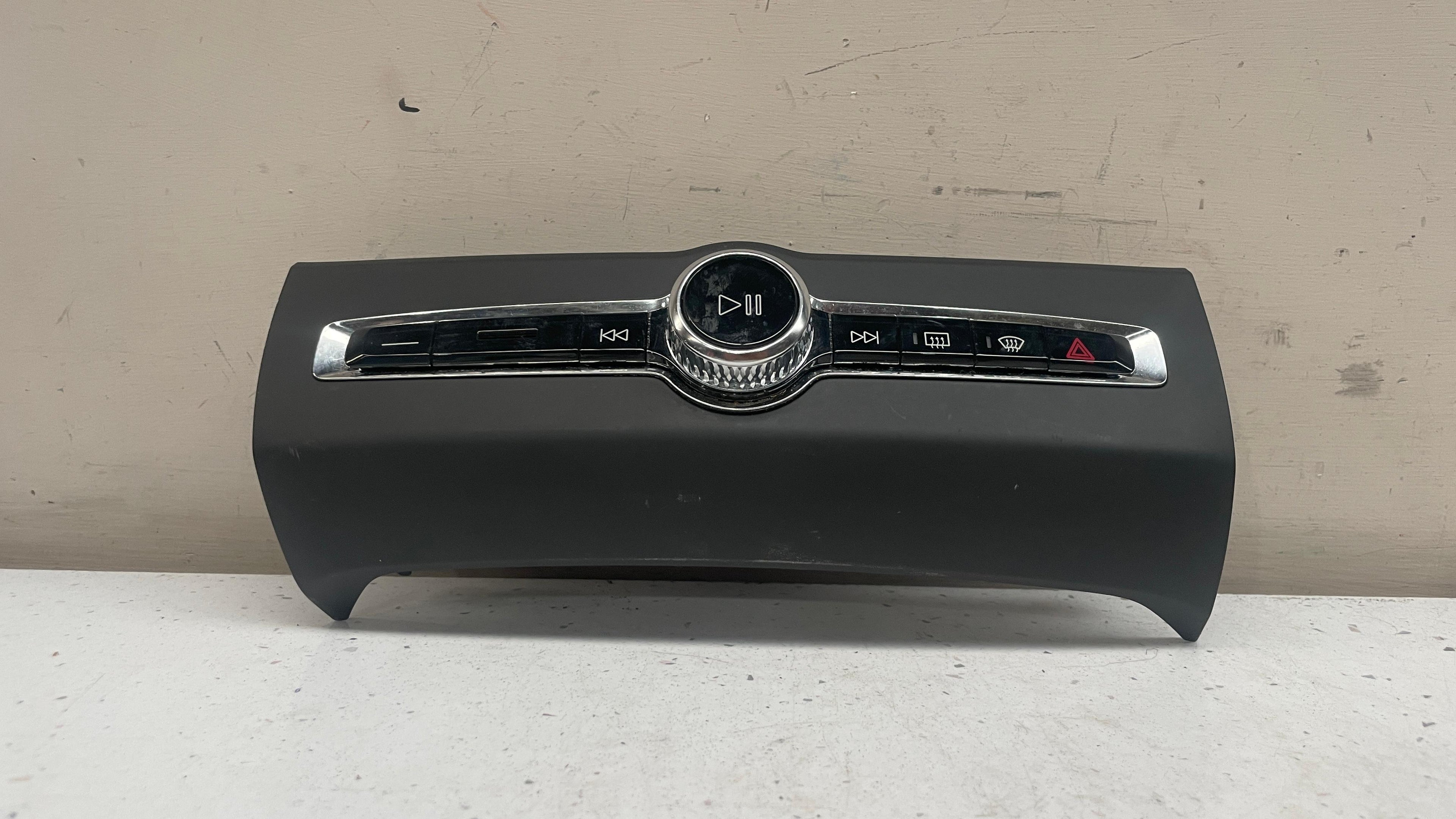 P31398846 VOLVO HEAD UNIT CONTROL PANEL