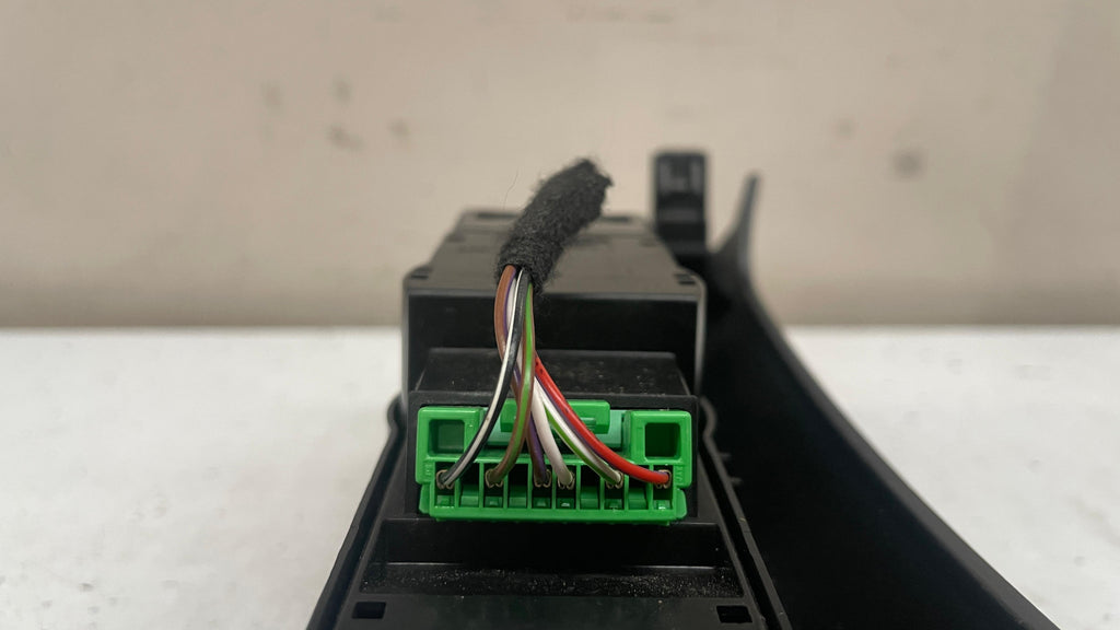 P31398846 VOLVO HEAD UNIT CONTROL PANEL