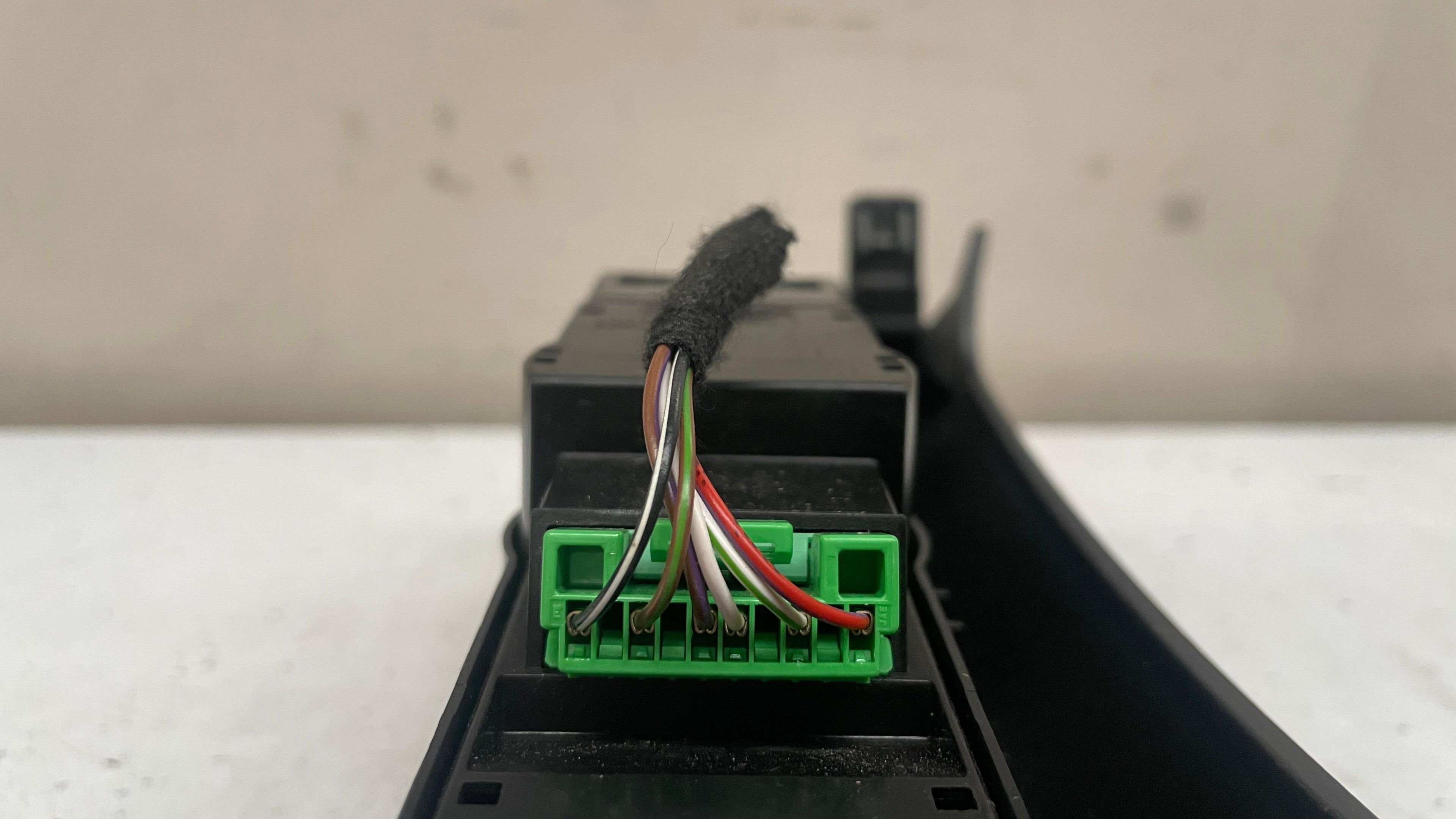 P31398846 VOLVO HEAD UNIT CONTROL PANEL