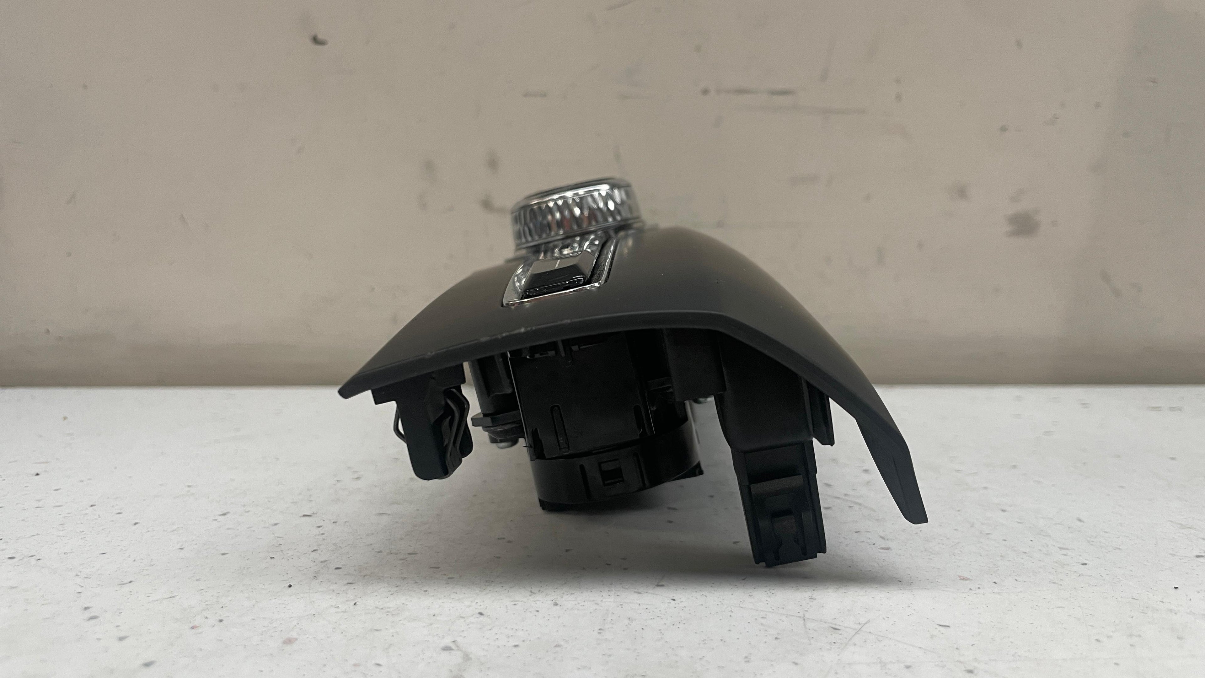 P31398846 VOLVO HEAD UNIT CONTROL PANEL