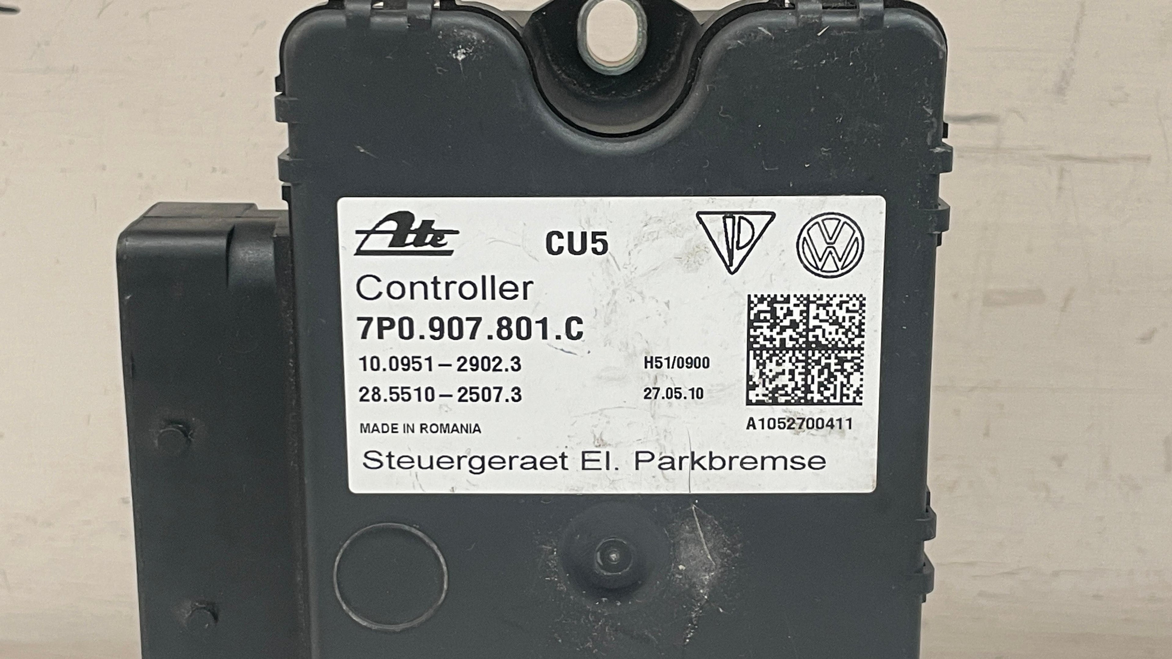 7P0907801C PORSCHE CAYENNE ELECTRIC PARKING BRAKE MODULE