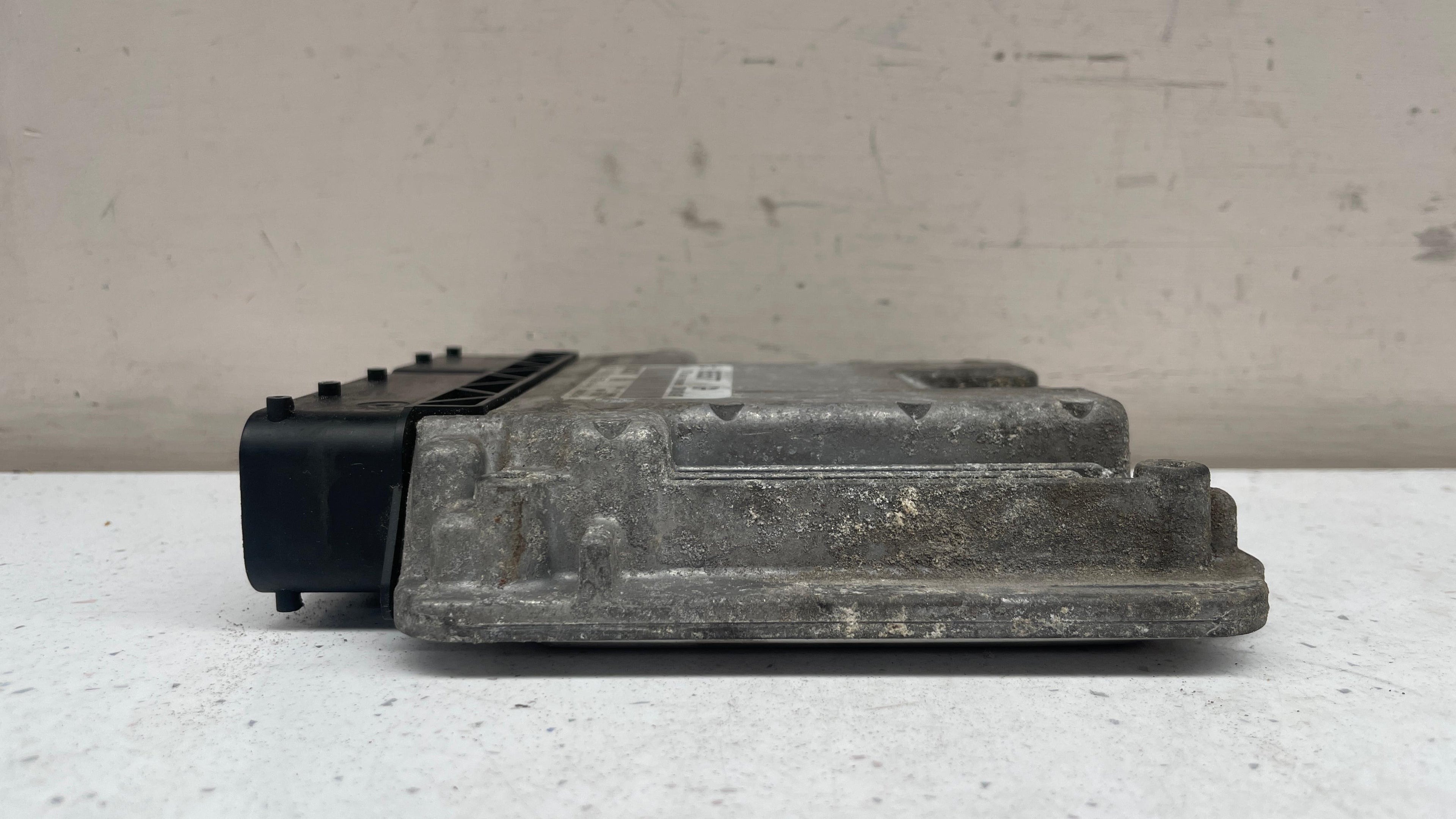 96858577 CHERVOLET CAPTIVA ECU ENGINE CONTROL UNIT