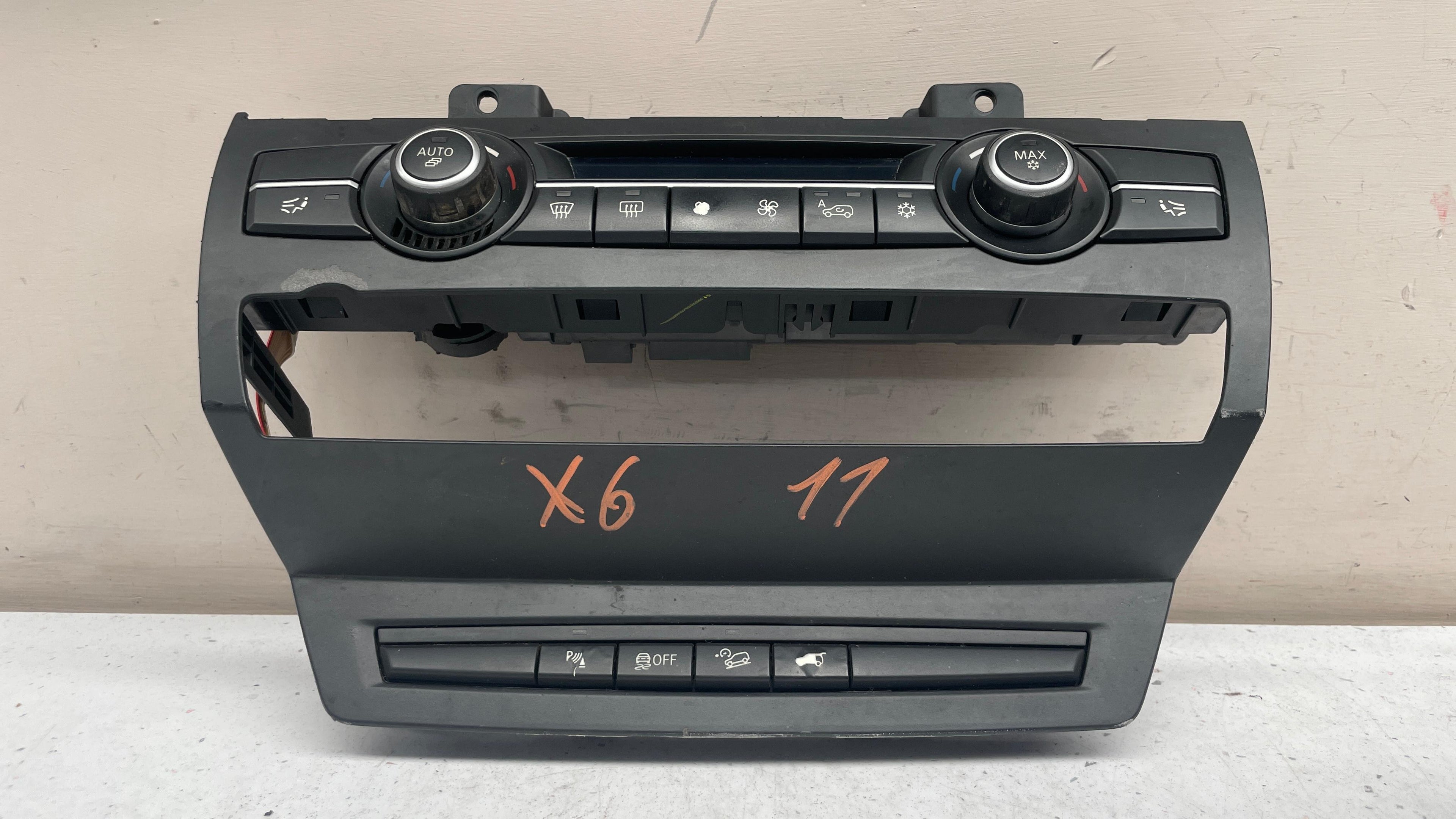 9234334-02 BMW X5 CLIMATE CONTROL PANEL