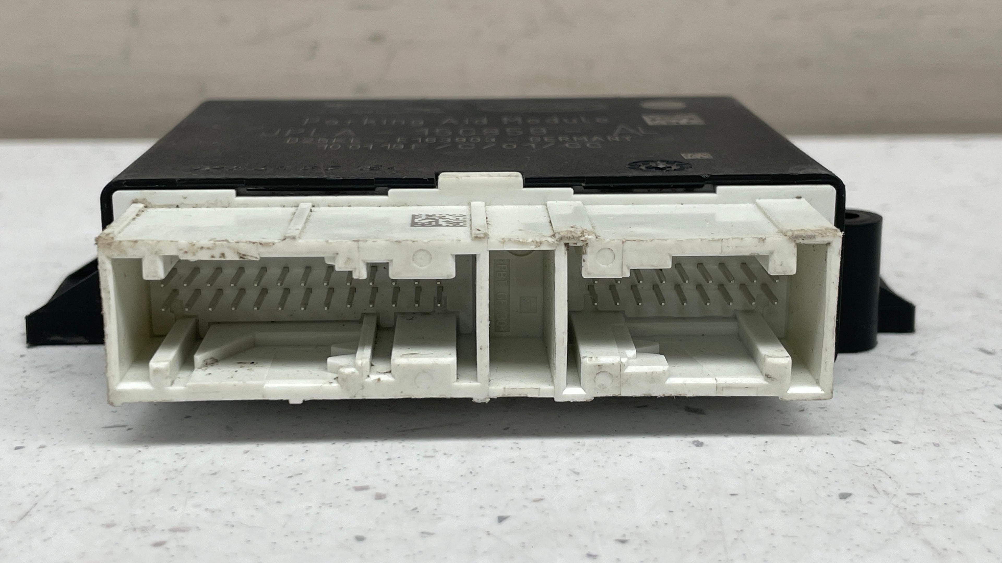 JPLA-15C859-AL LAND ROVER PARK ASSIST CONTROL MODULE