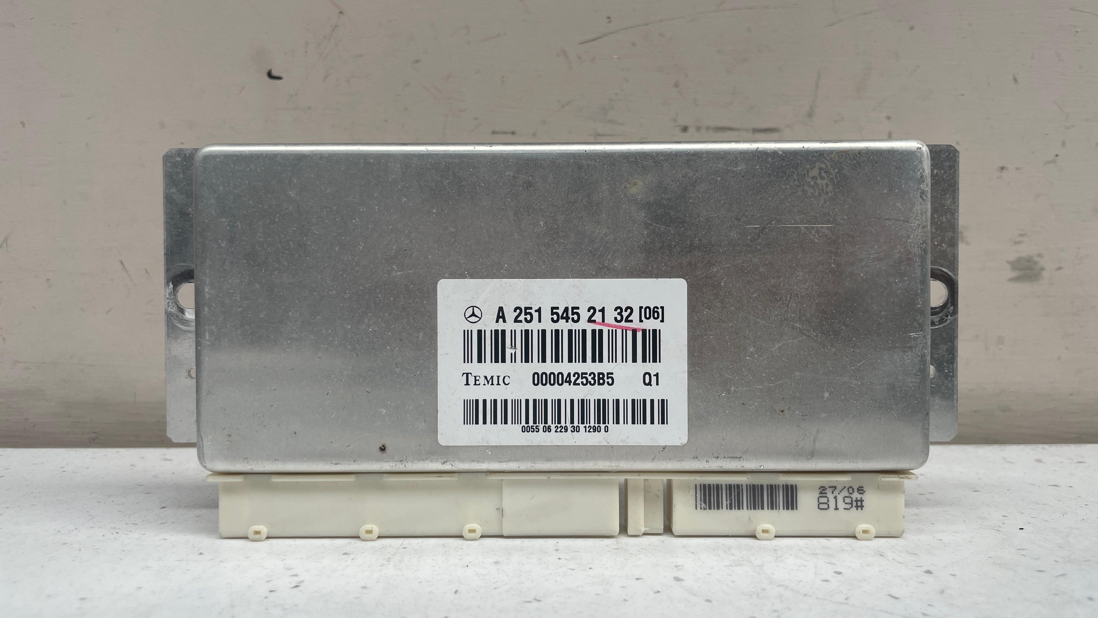 A2515452132 MERCEDES AIR SUSPENSION CONTROL MODULE