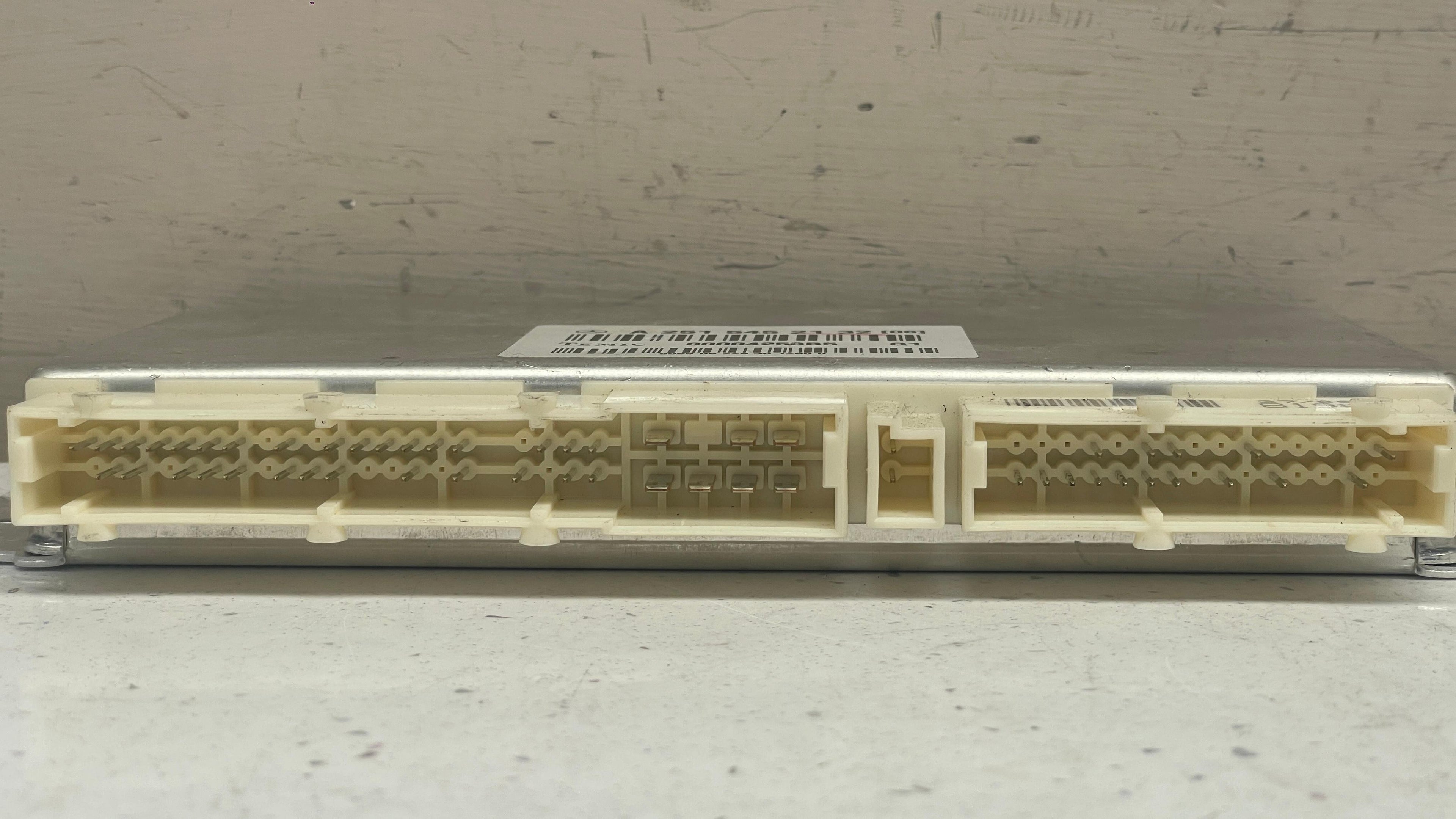 A2515452132 MERCEDES AIR SUSPENSION CONTROL MODULE