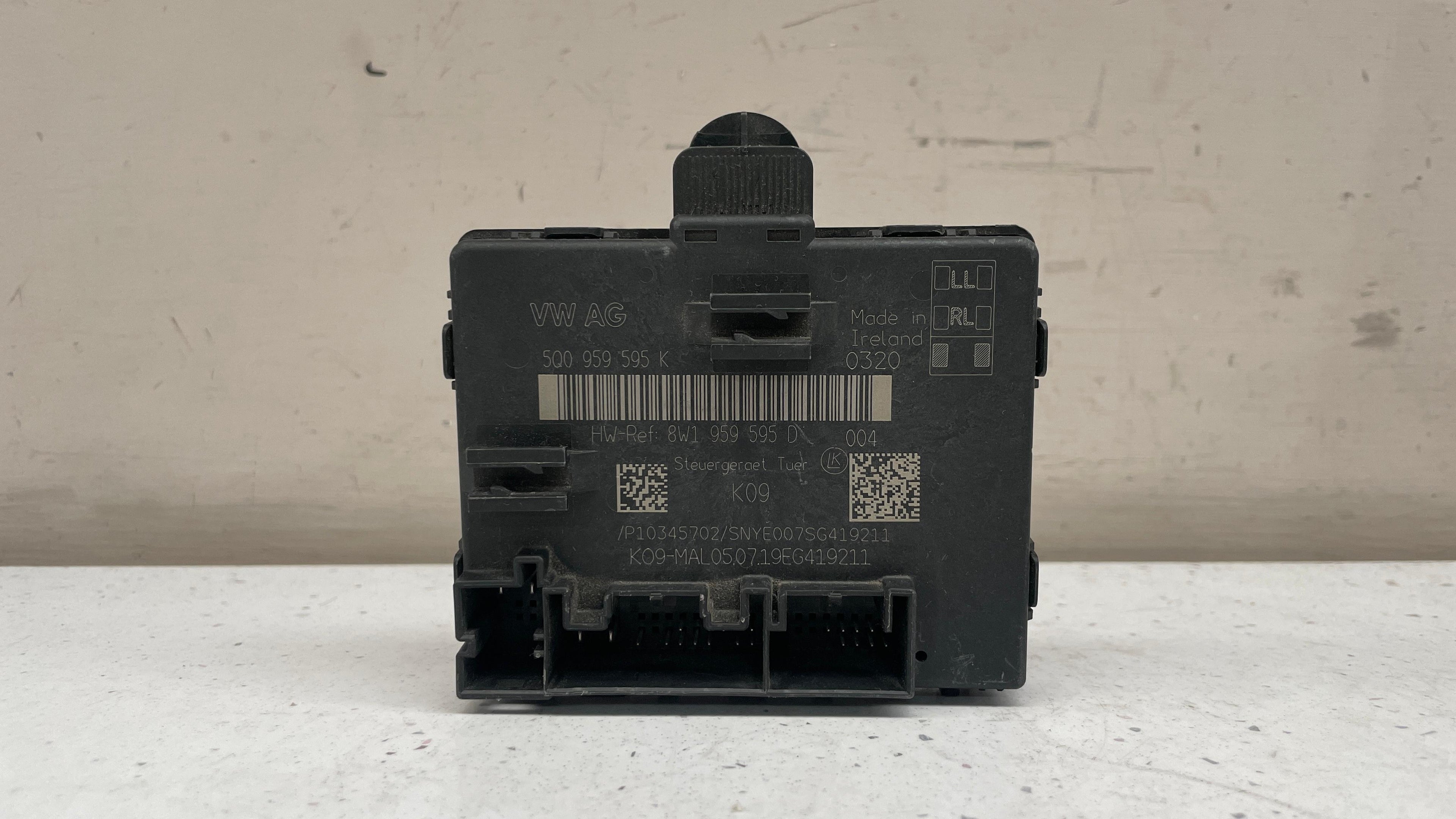 5Q0959595K AUDI DOOR WINDOW CONTROL
