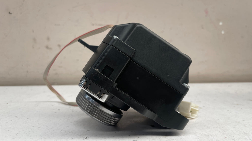 A2048704658 MERCEDES HEAD UNIT MULTIMEDIA CONTROL