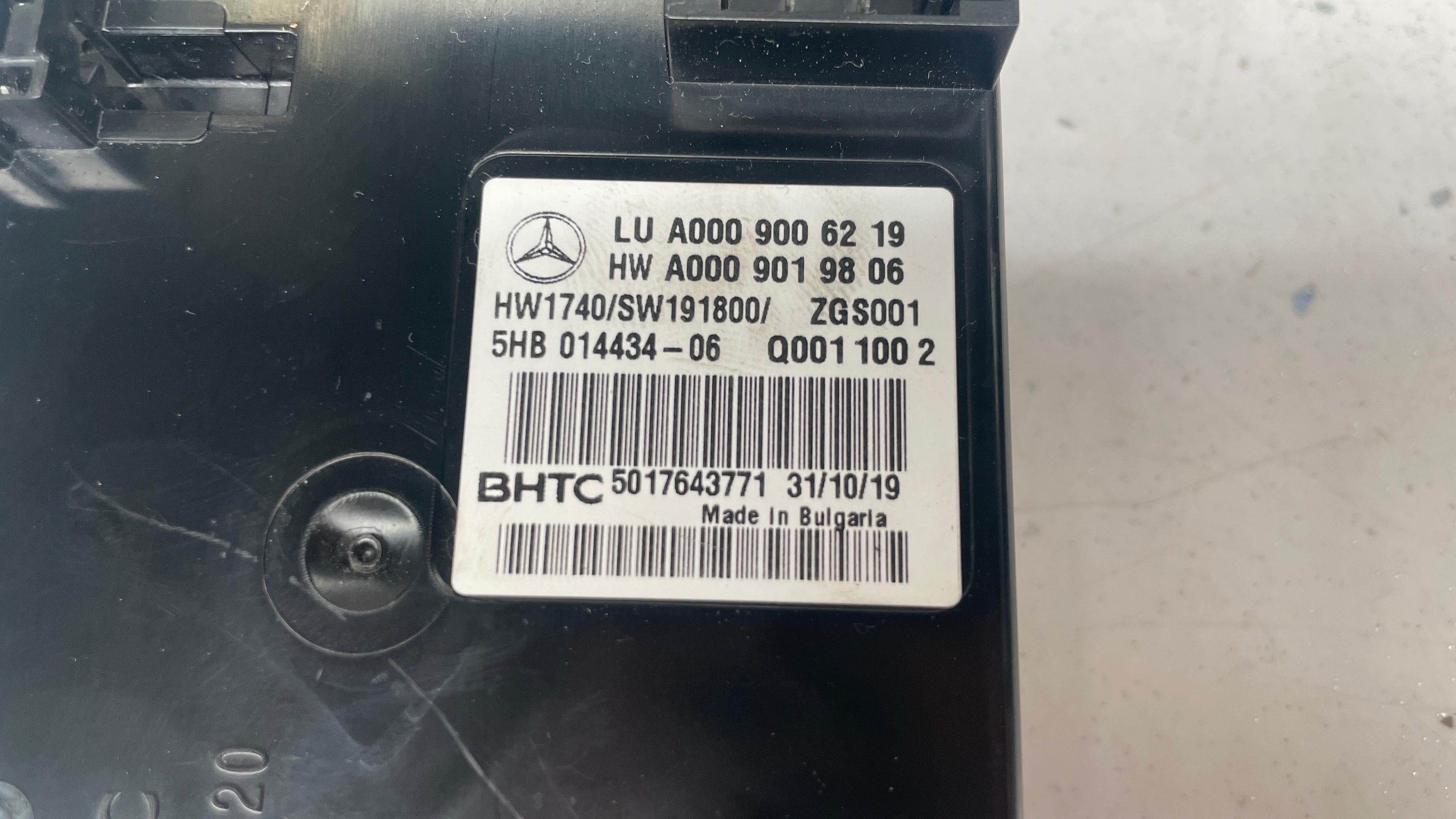 A0009006219 MERCEDES GLE AIR CONDITIONER CONTROL MODULE