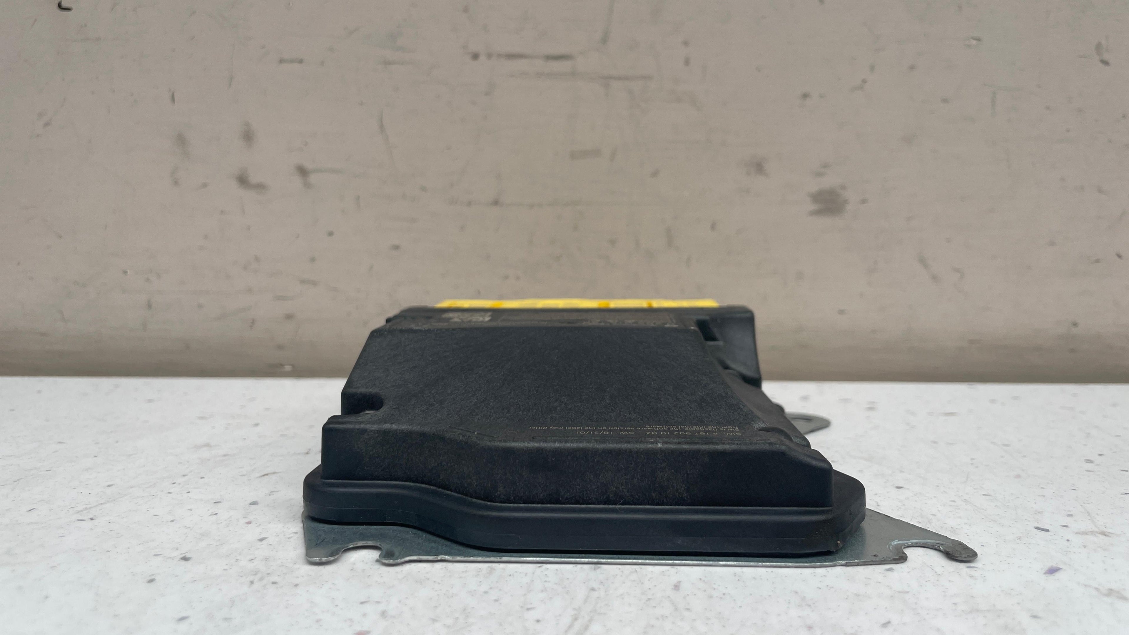 A1679004809 MERCEDES GLE SRS CONTROL UNIT