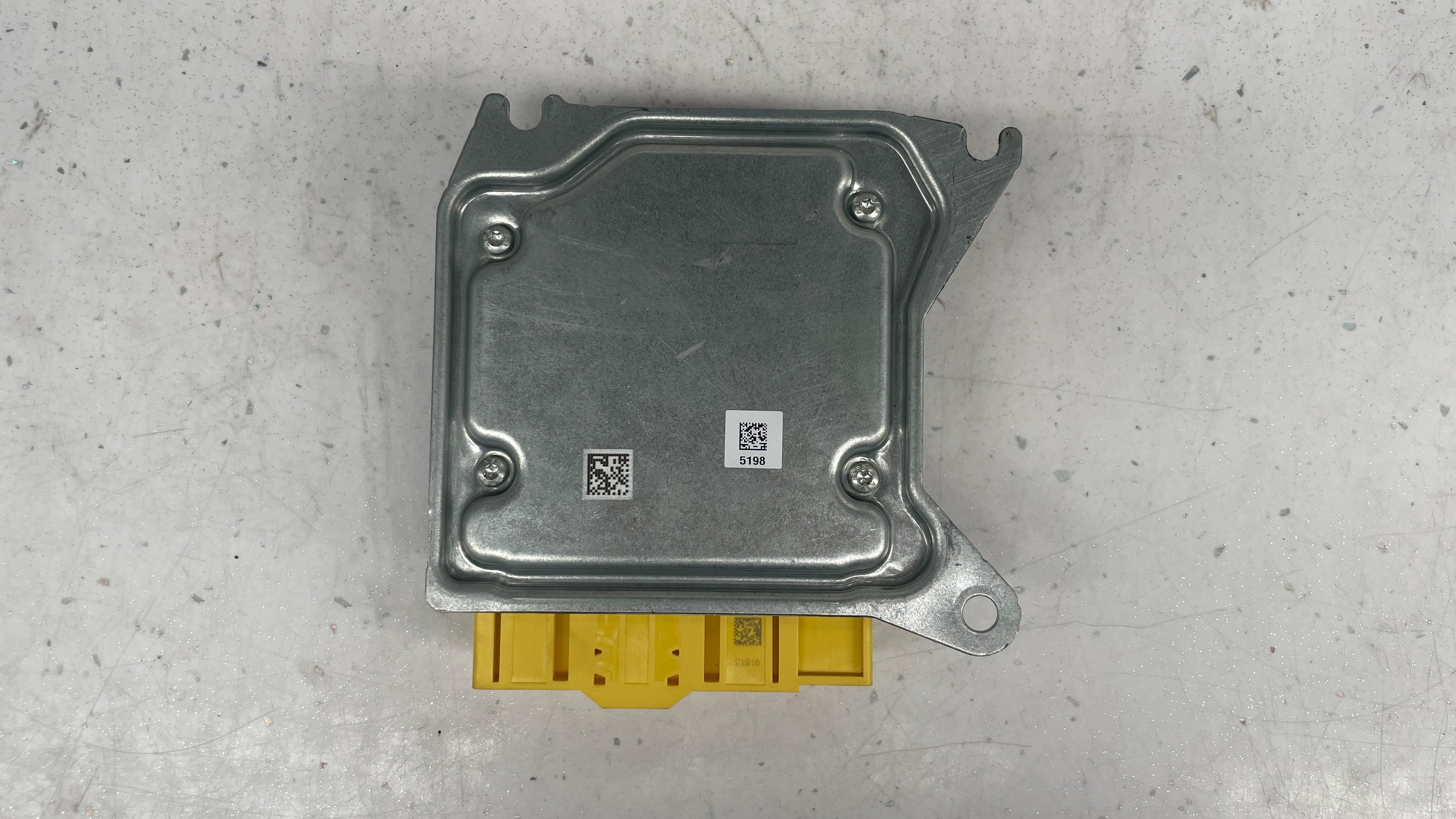 A1679004809 MERCEDES GLE SRS CONTROL UNIT
