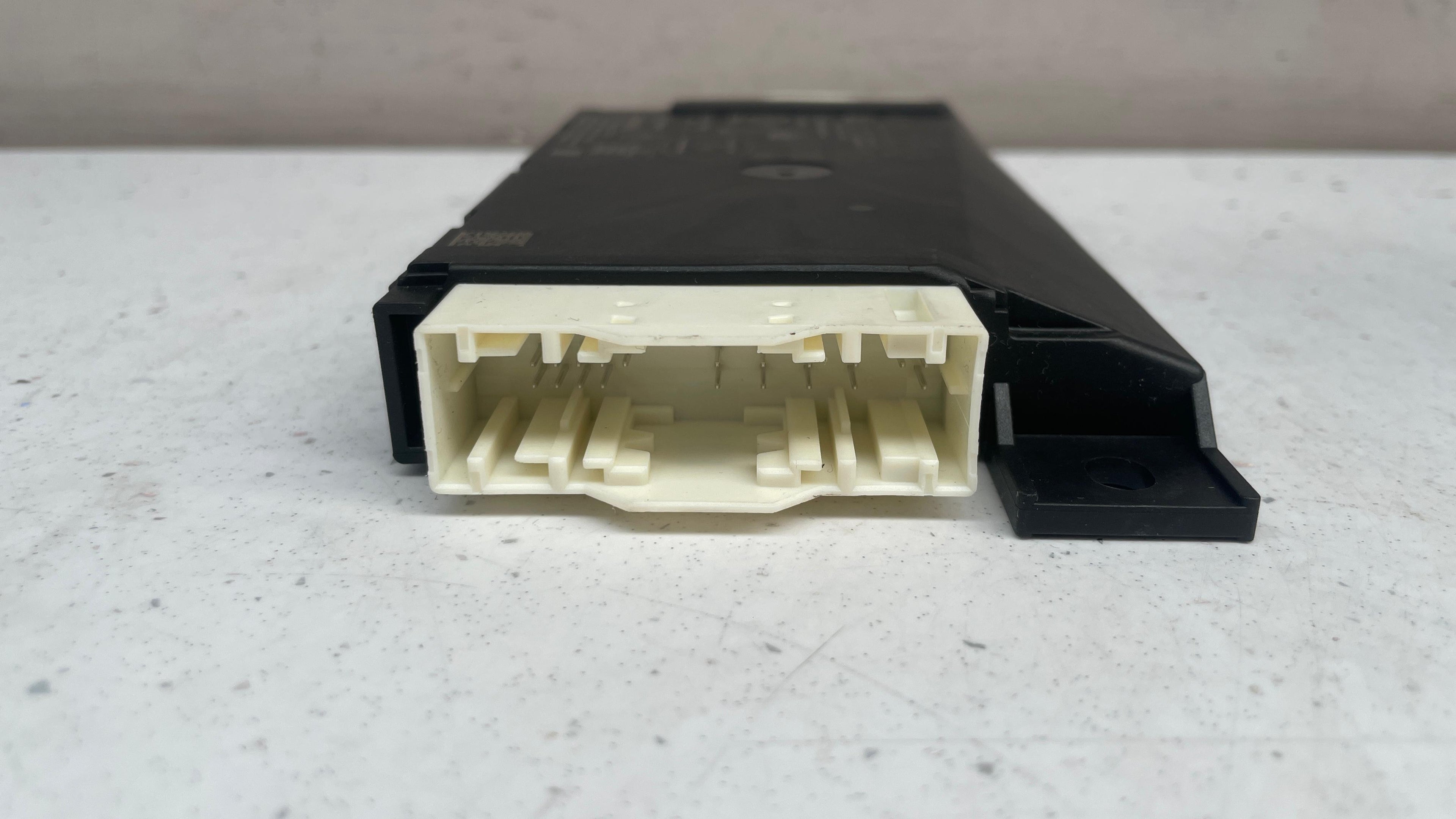 A1679007012 MERCEDES W167 KEYLESS CONTROL MODULE