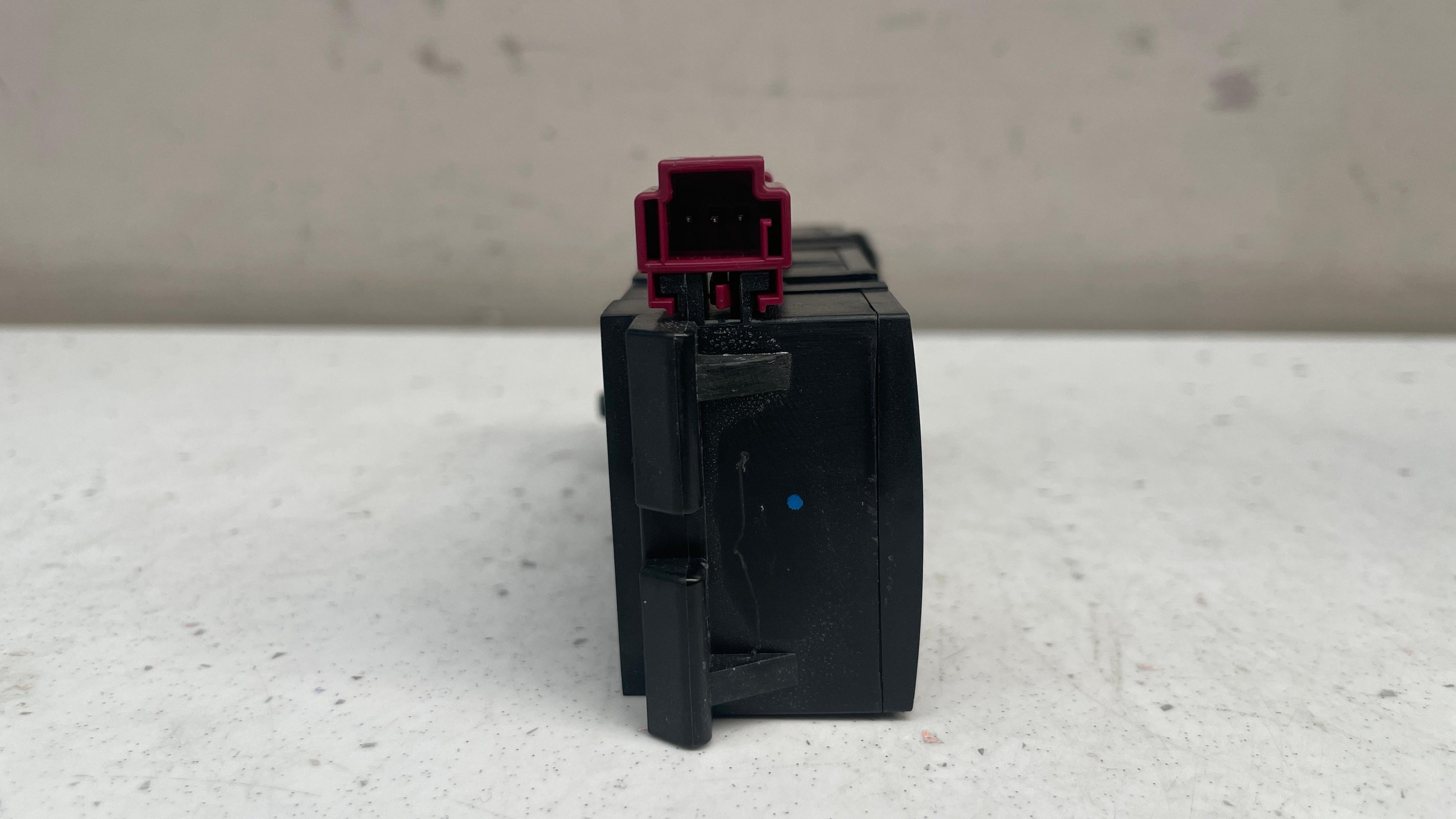 A2058352400 MERCEDES IONIZER CONTROL UNIT TESTED