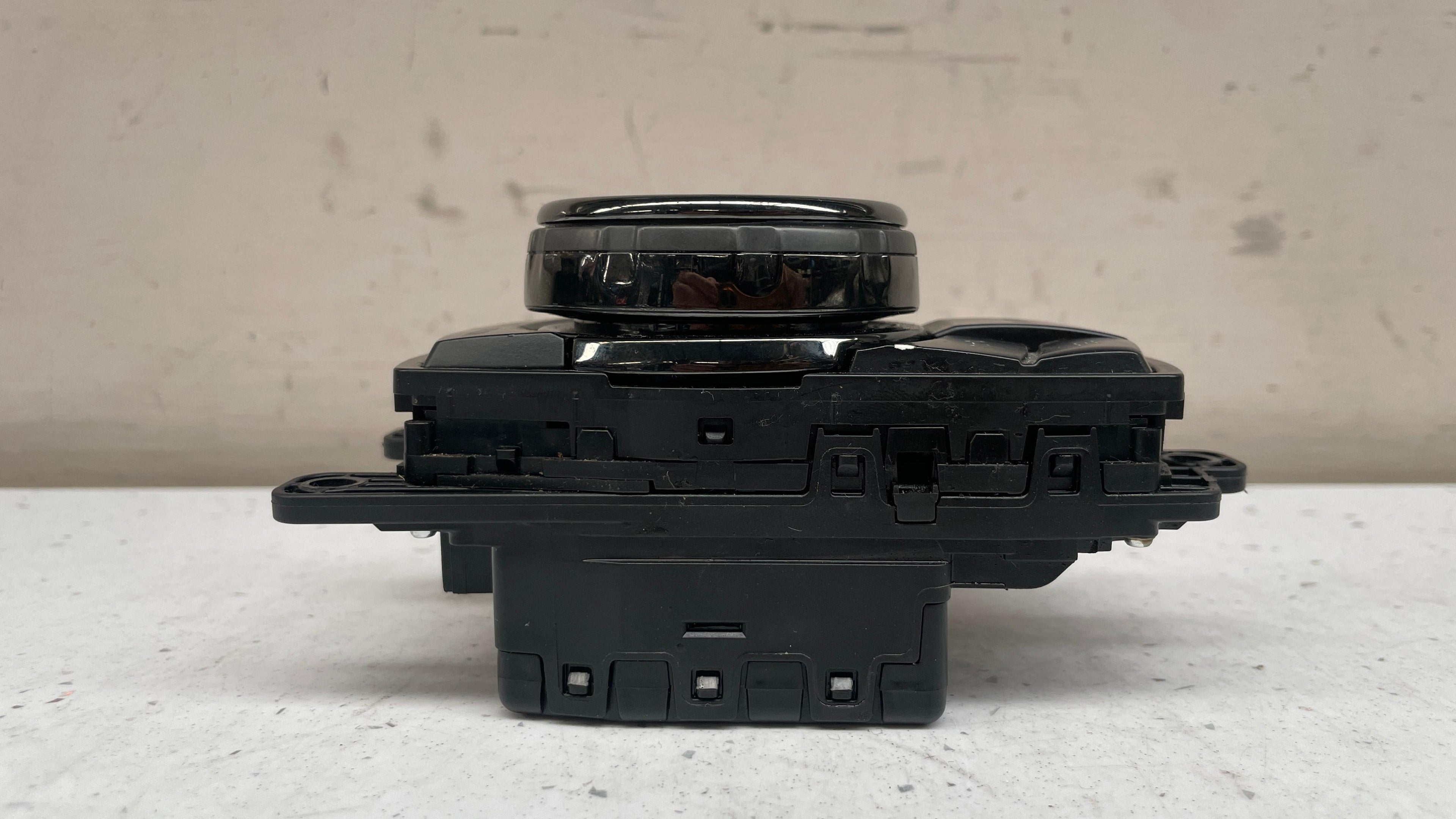 65829350725-01 BMW F01  IDRIVE TOUCH CONTROLLER