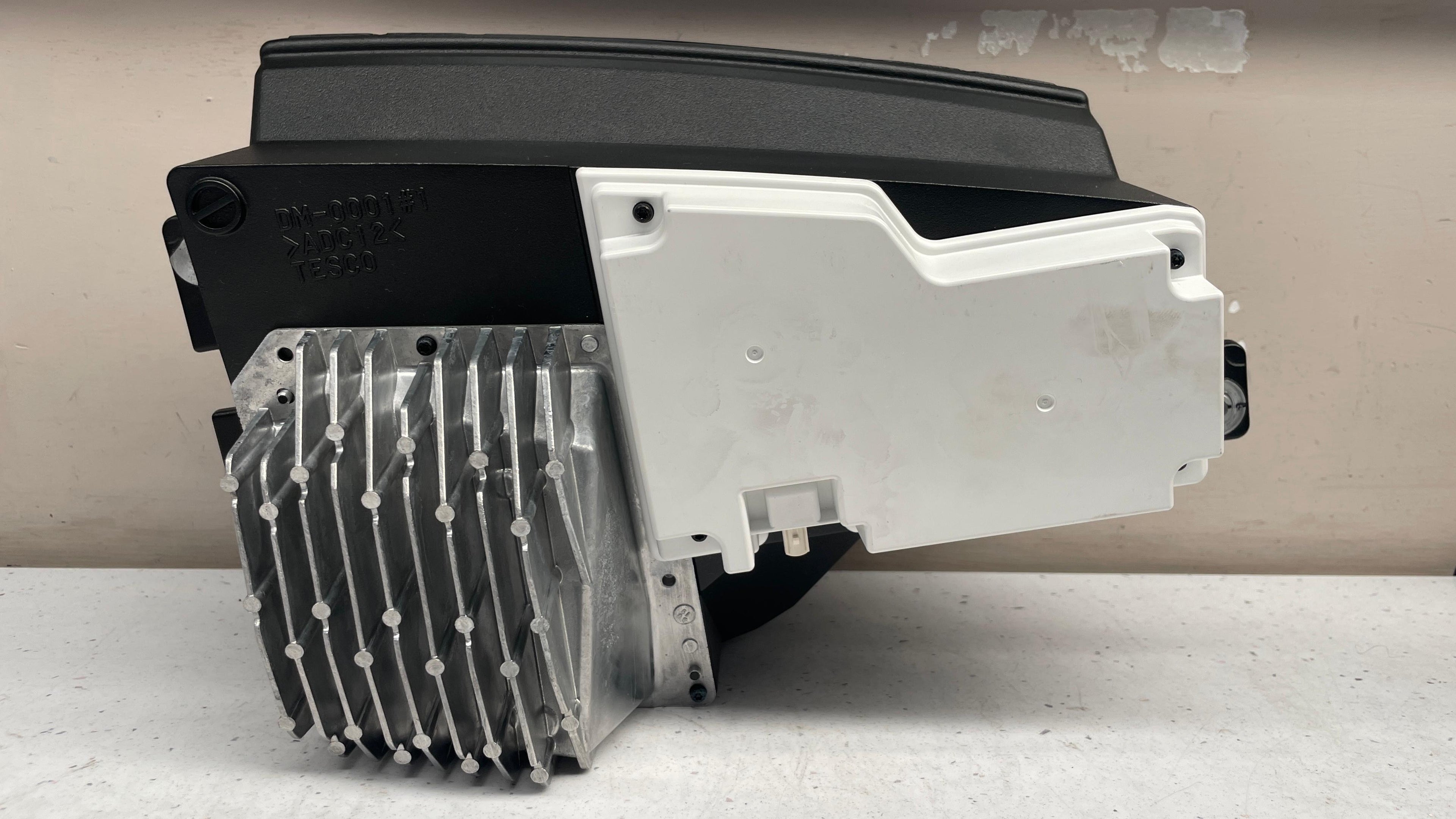 A1679006107  MERCEDES GLE HEAD-UP DISPLAY MODULE