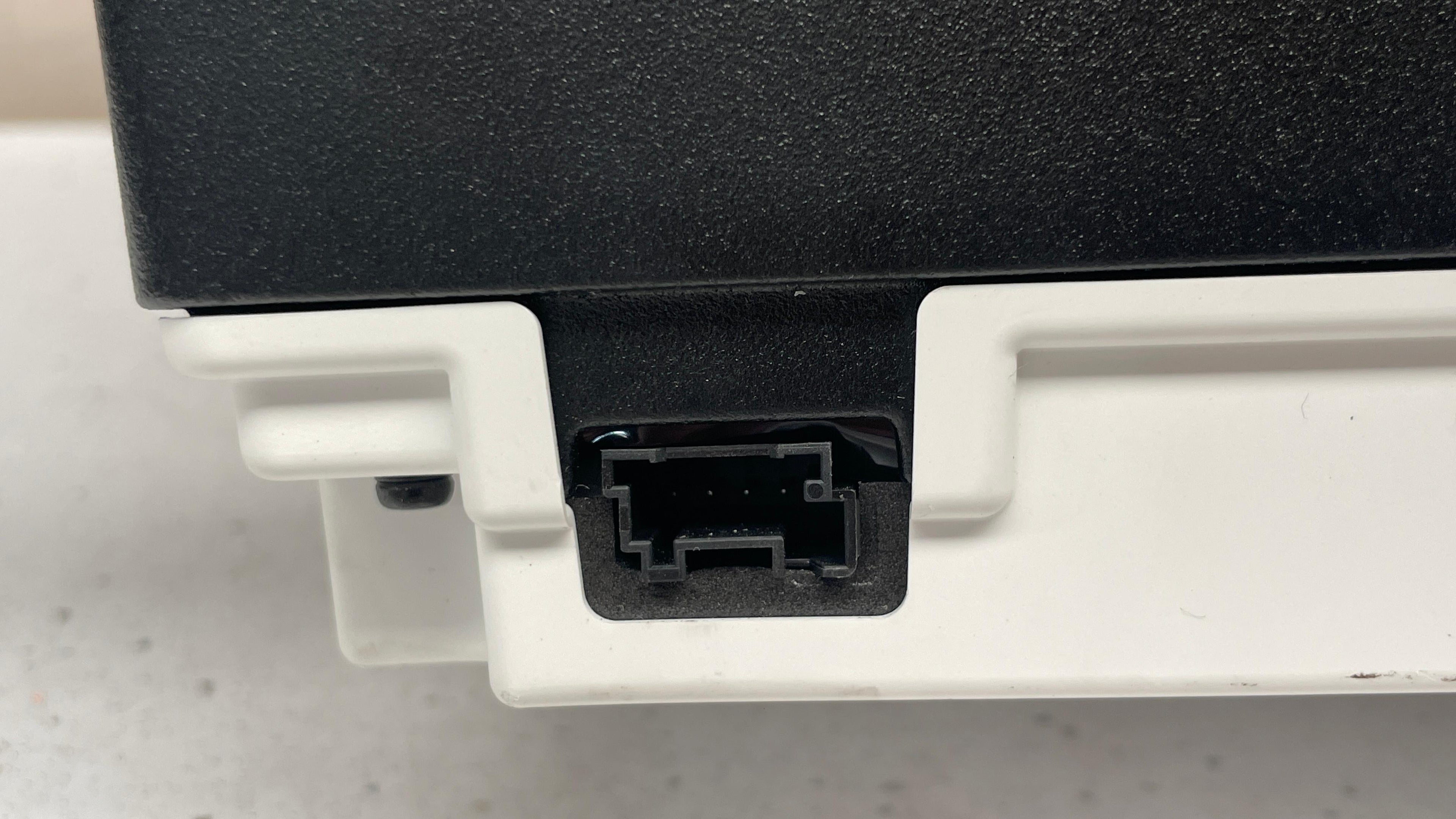 A1679006107  MERCEDES GLE HEAD-UP DISPLAY MODULE