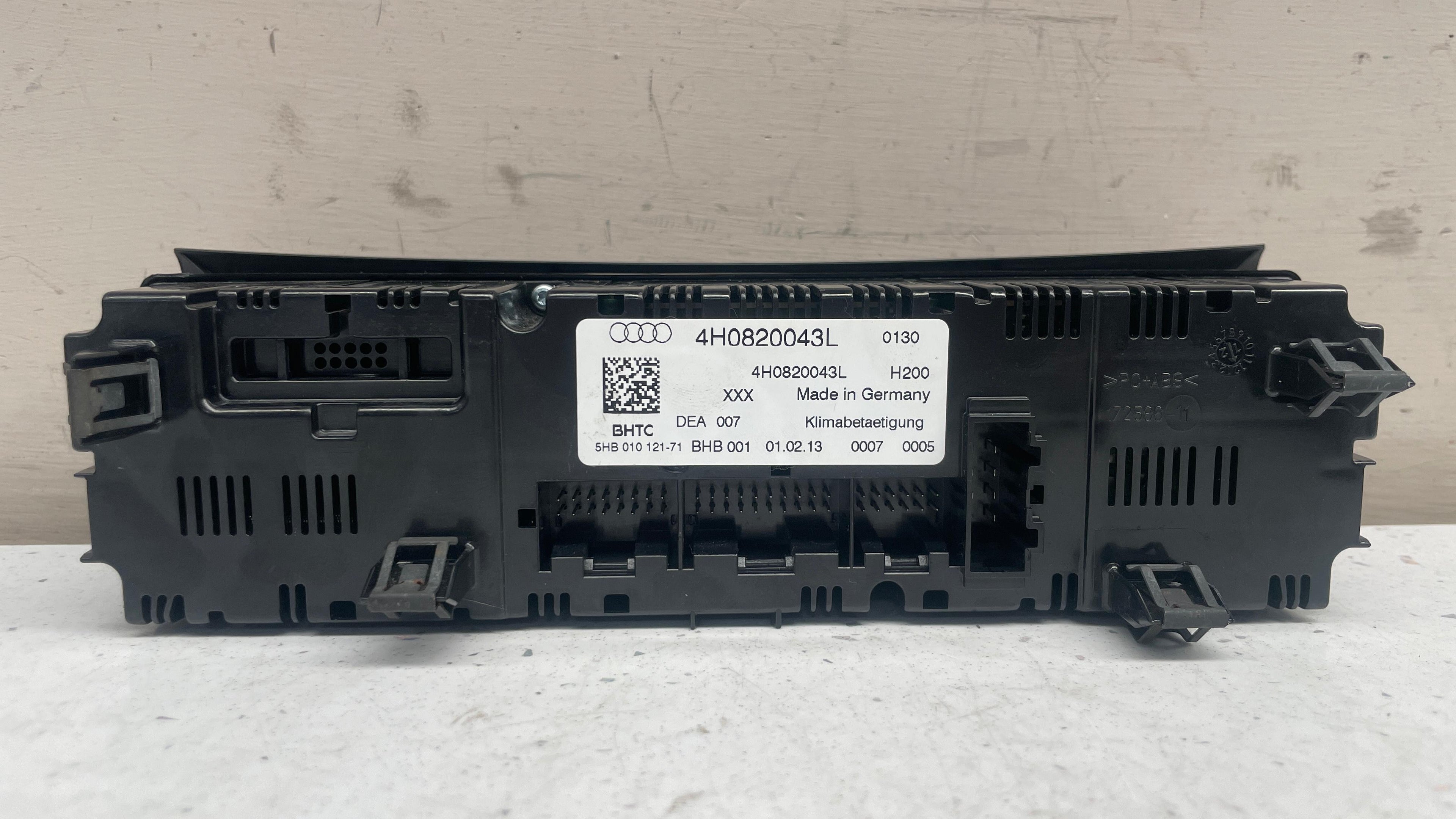 4H0820043L AUDI A8  HVAC CONTROL PANEL