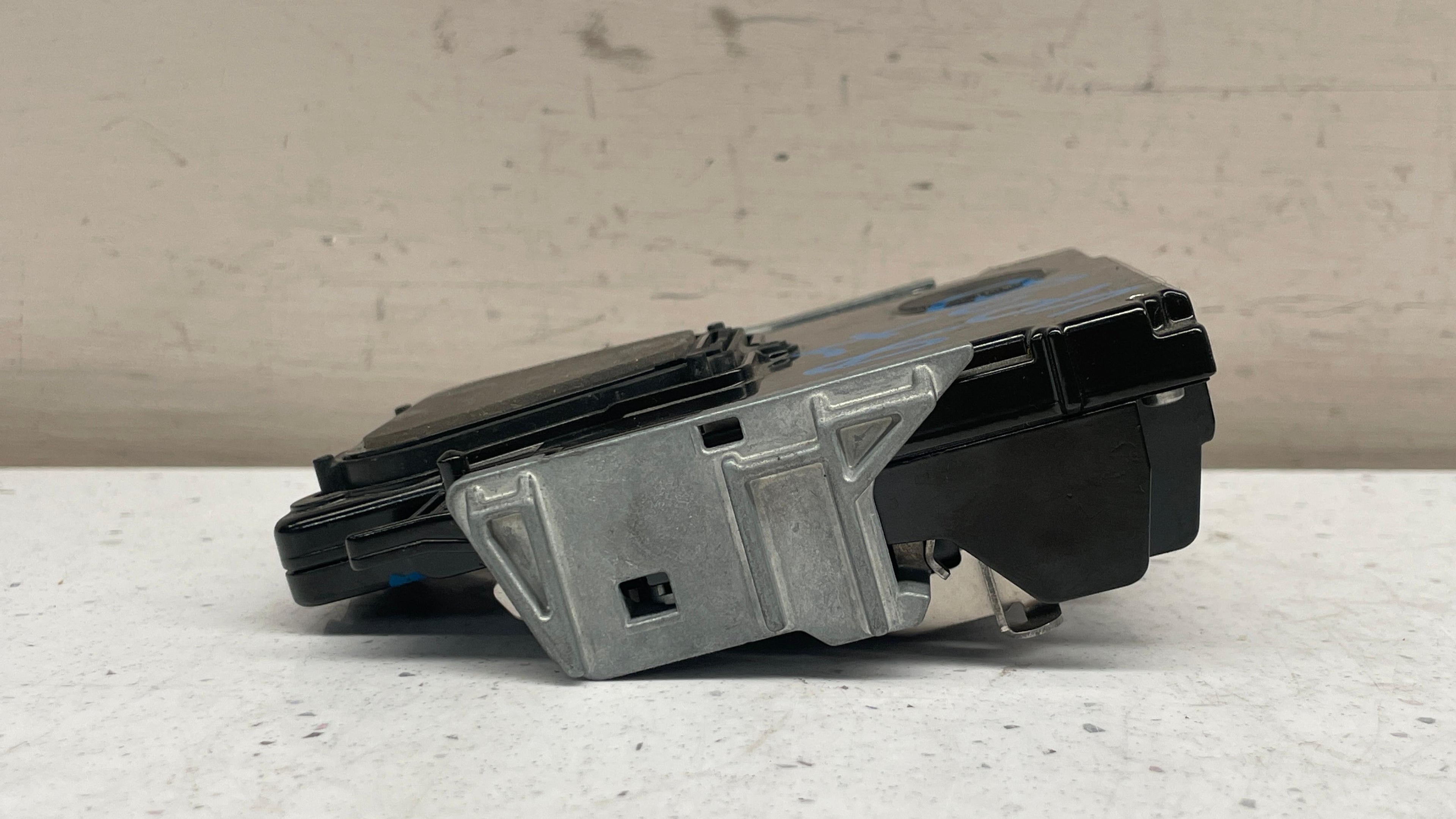4M0907217F  AUDI Q7 FRONT WINDSHIELD CAMERA MODULE