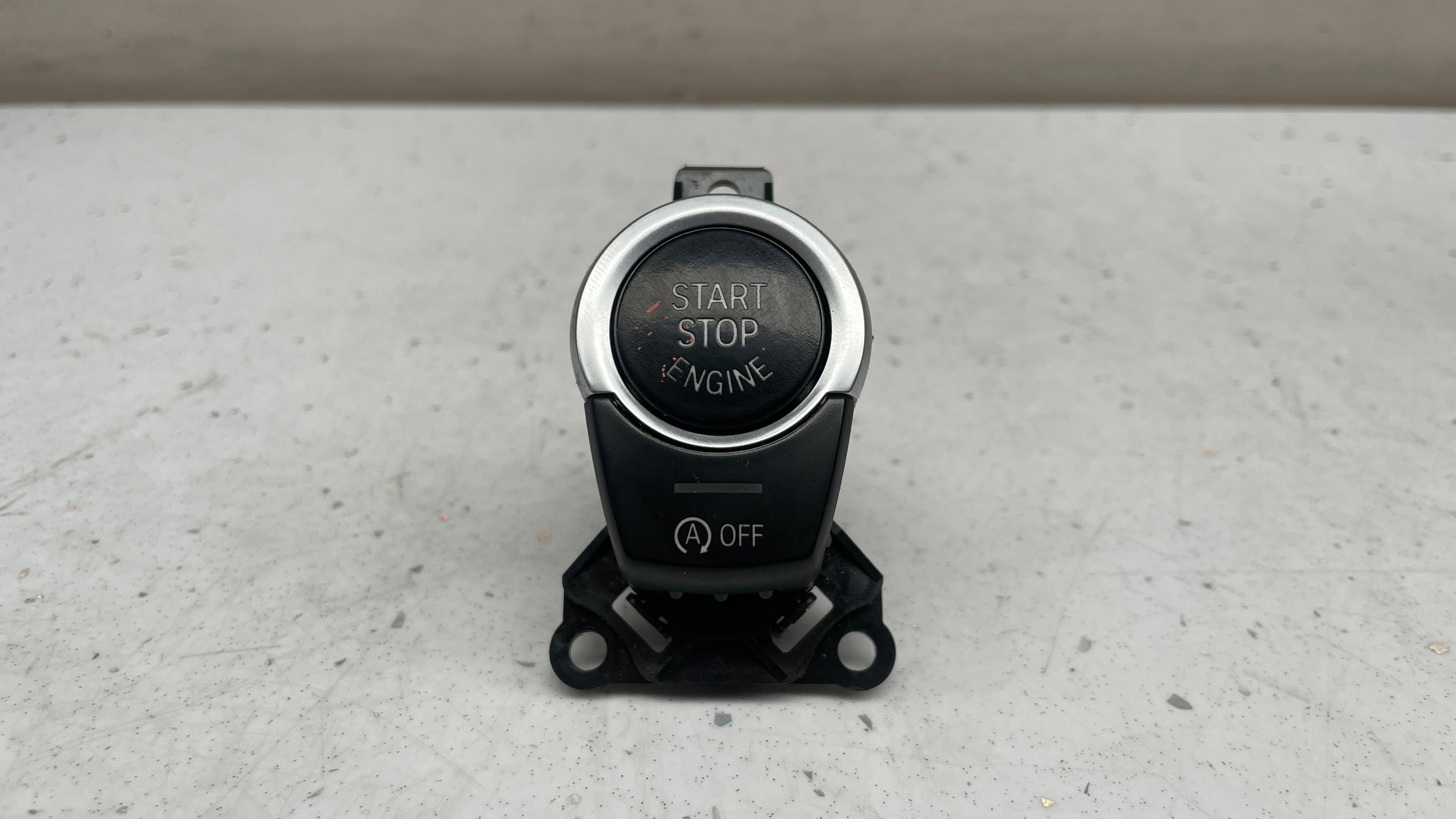 915383101 BMW F01  START STOP IGNITION BUTTON